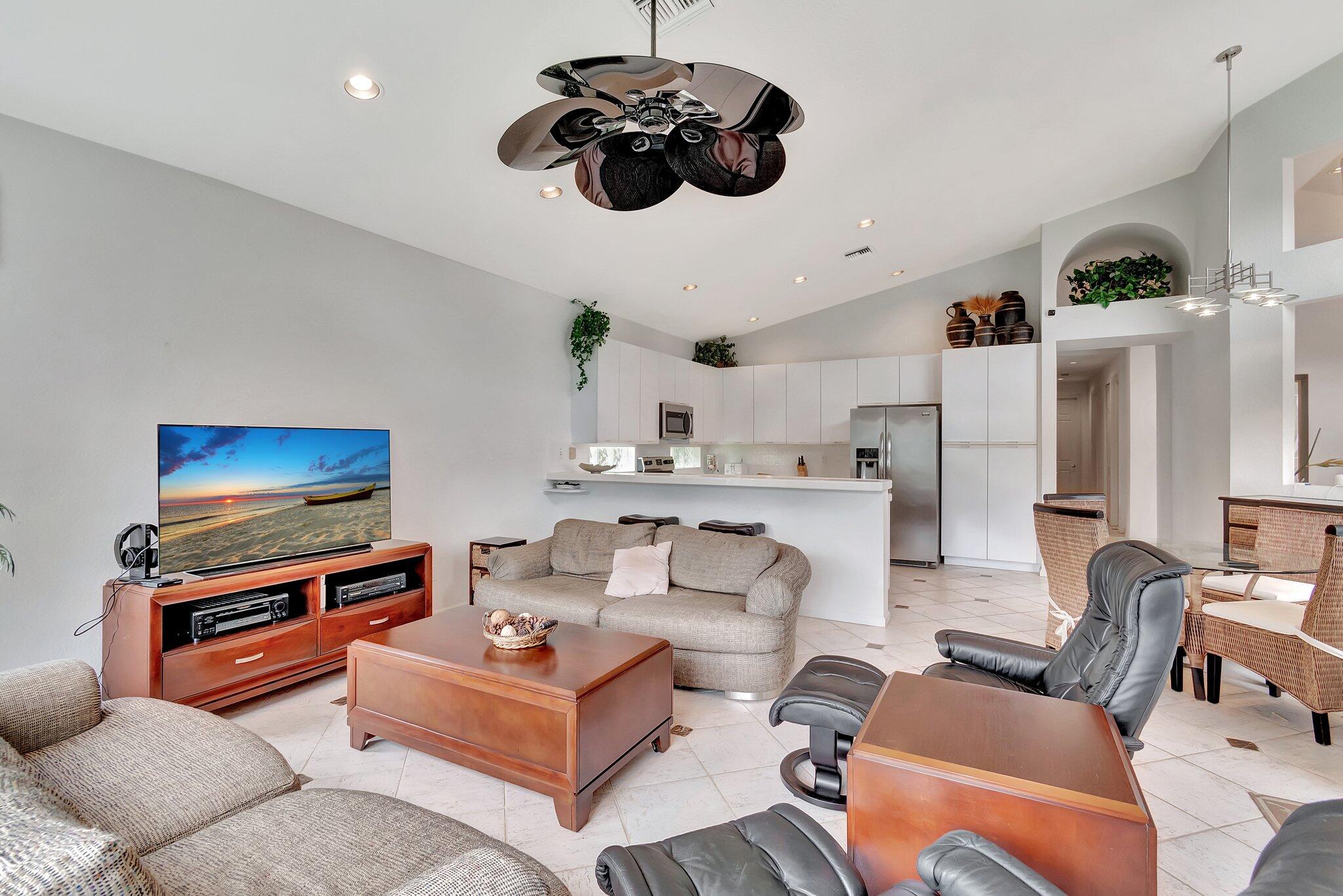 11607 Puerto Boulevard