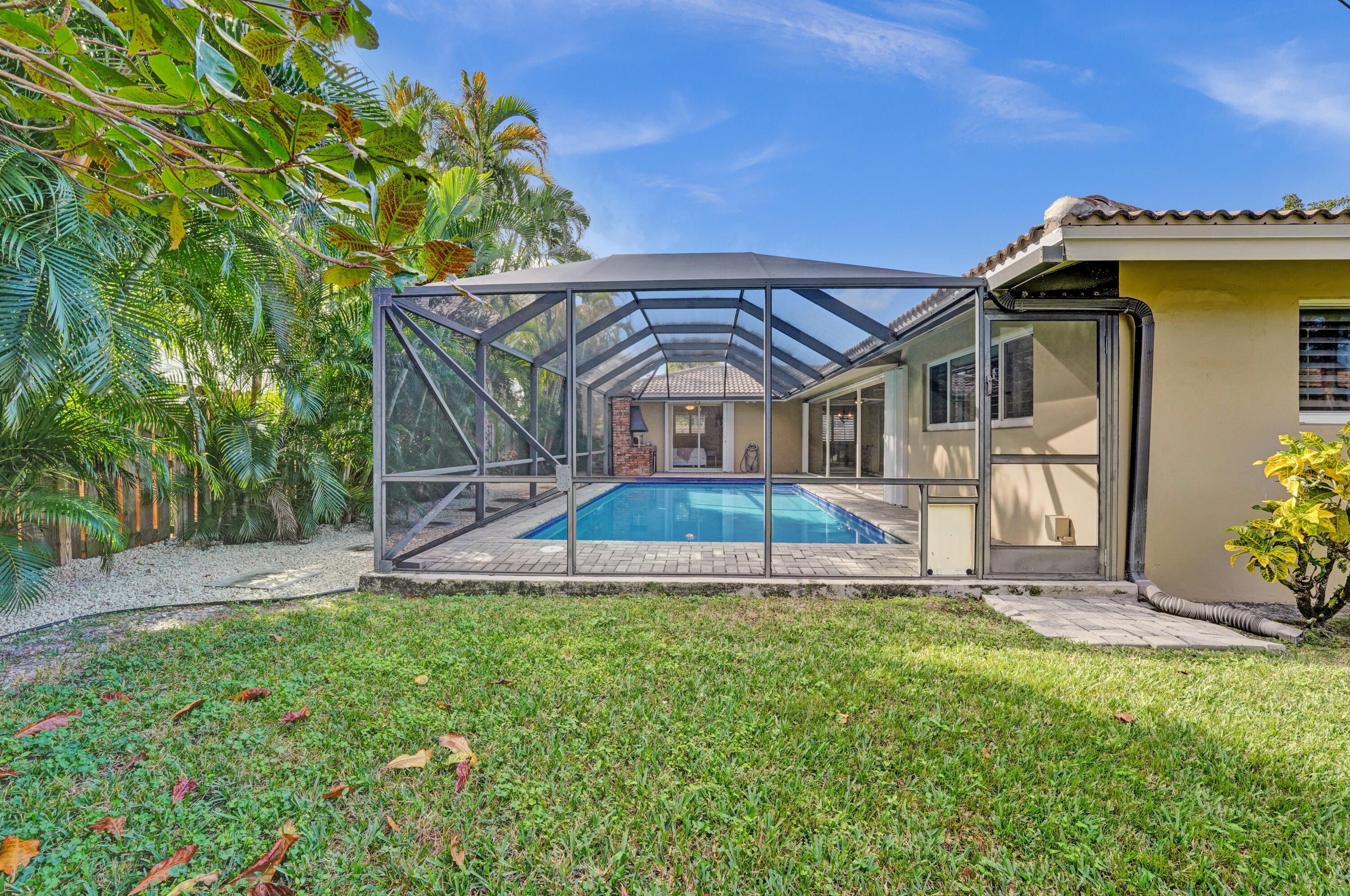 2220 NE 32nd Street