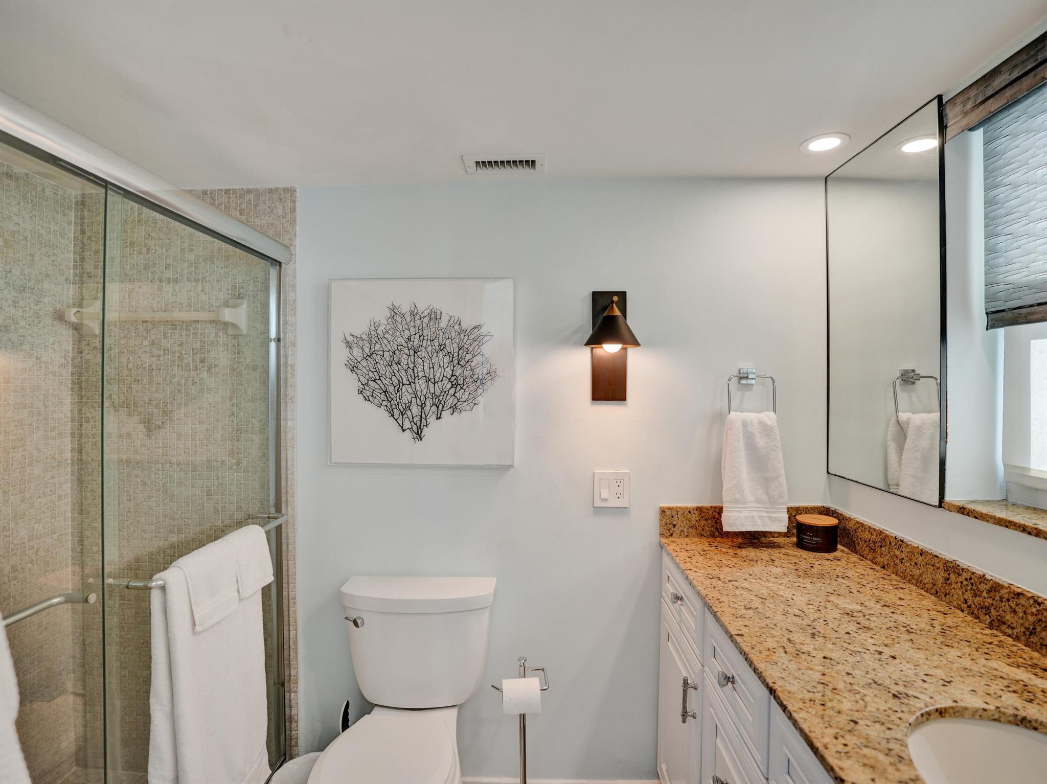 1051 Hillsboro Mile 510e