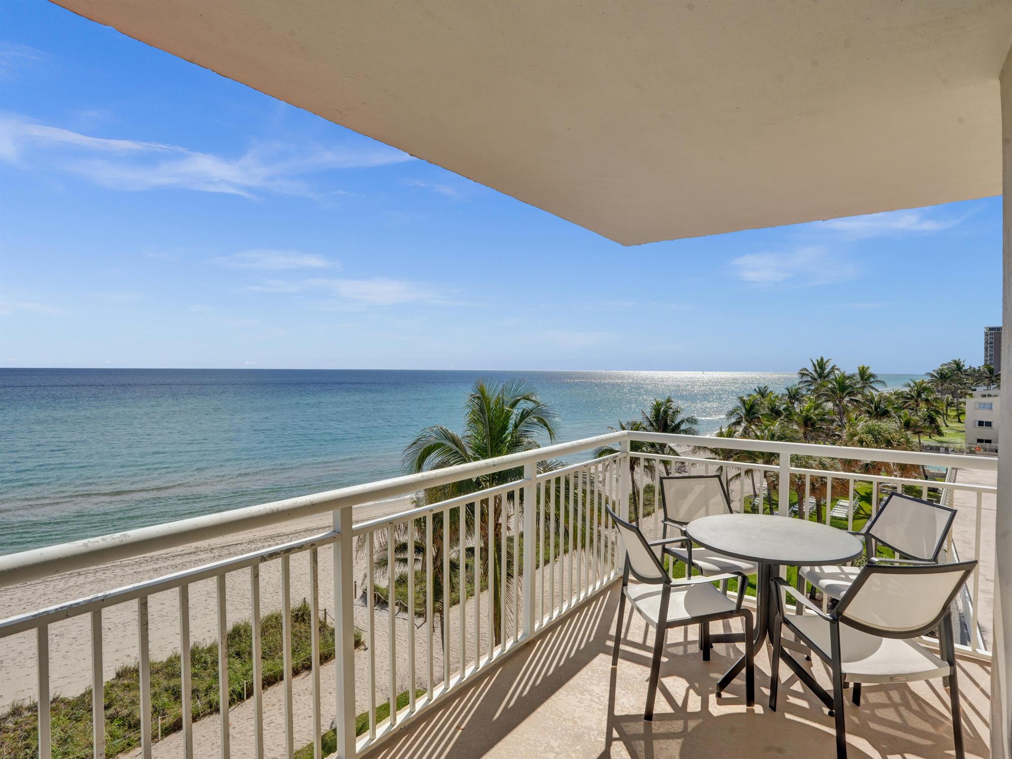 1051 Hillsboro Mile 510e