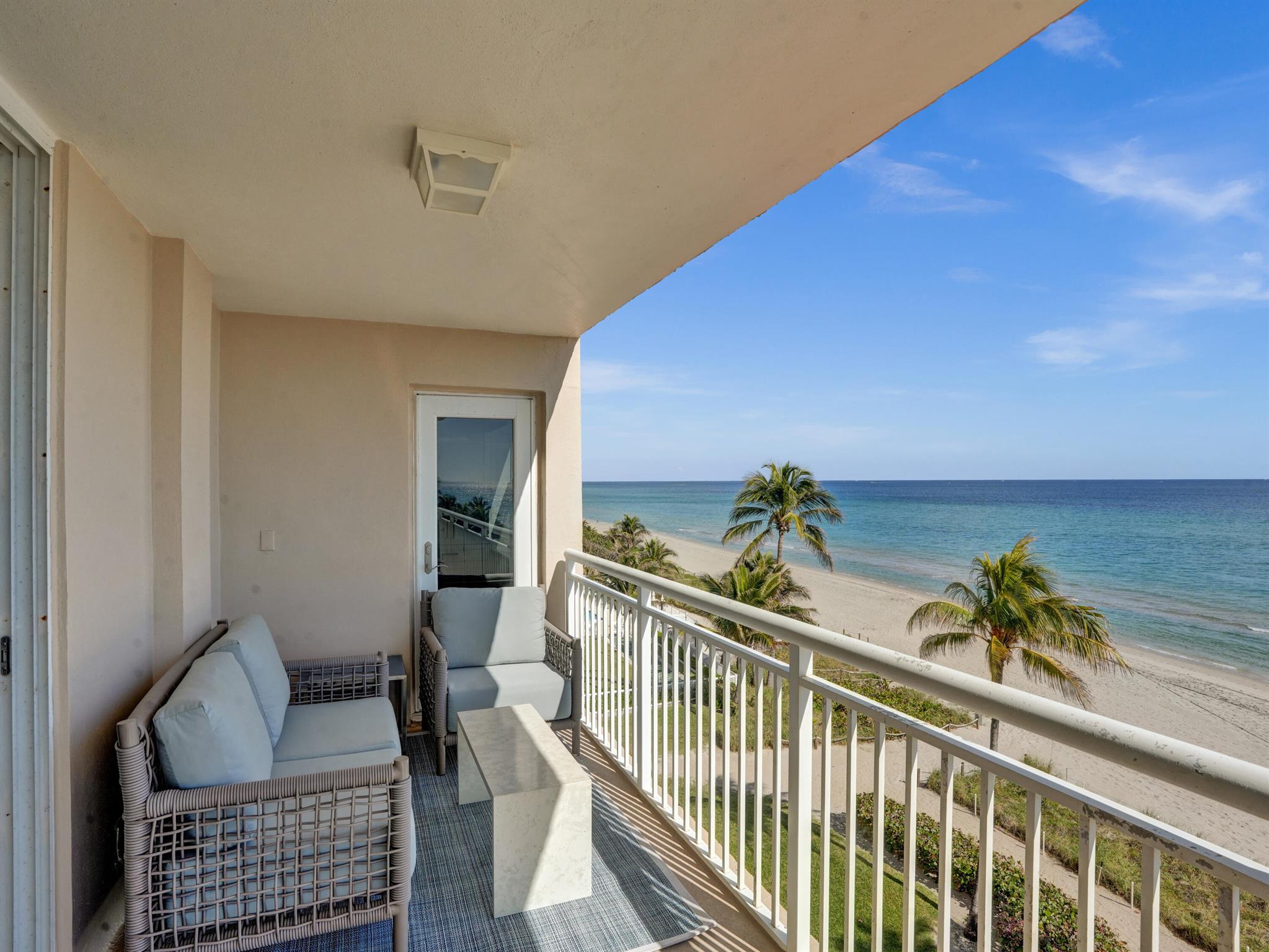 1051 Hillsboro Mile 510e