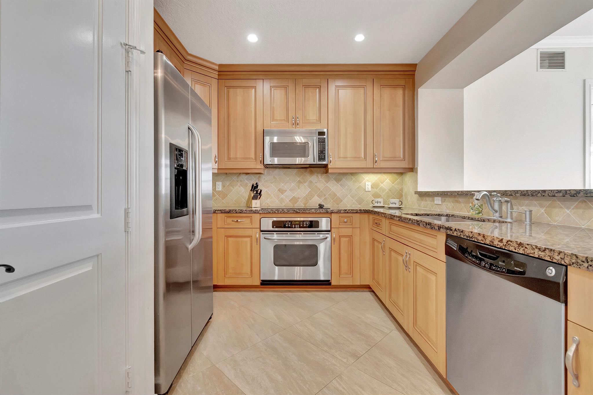 200 NE 2nd Avenue 410