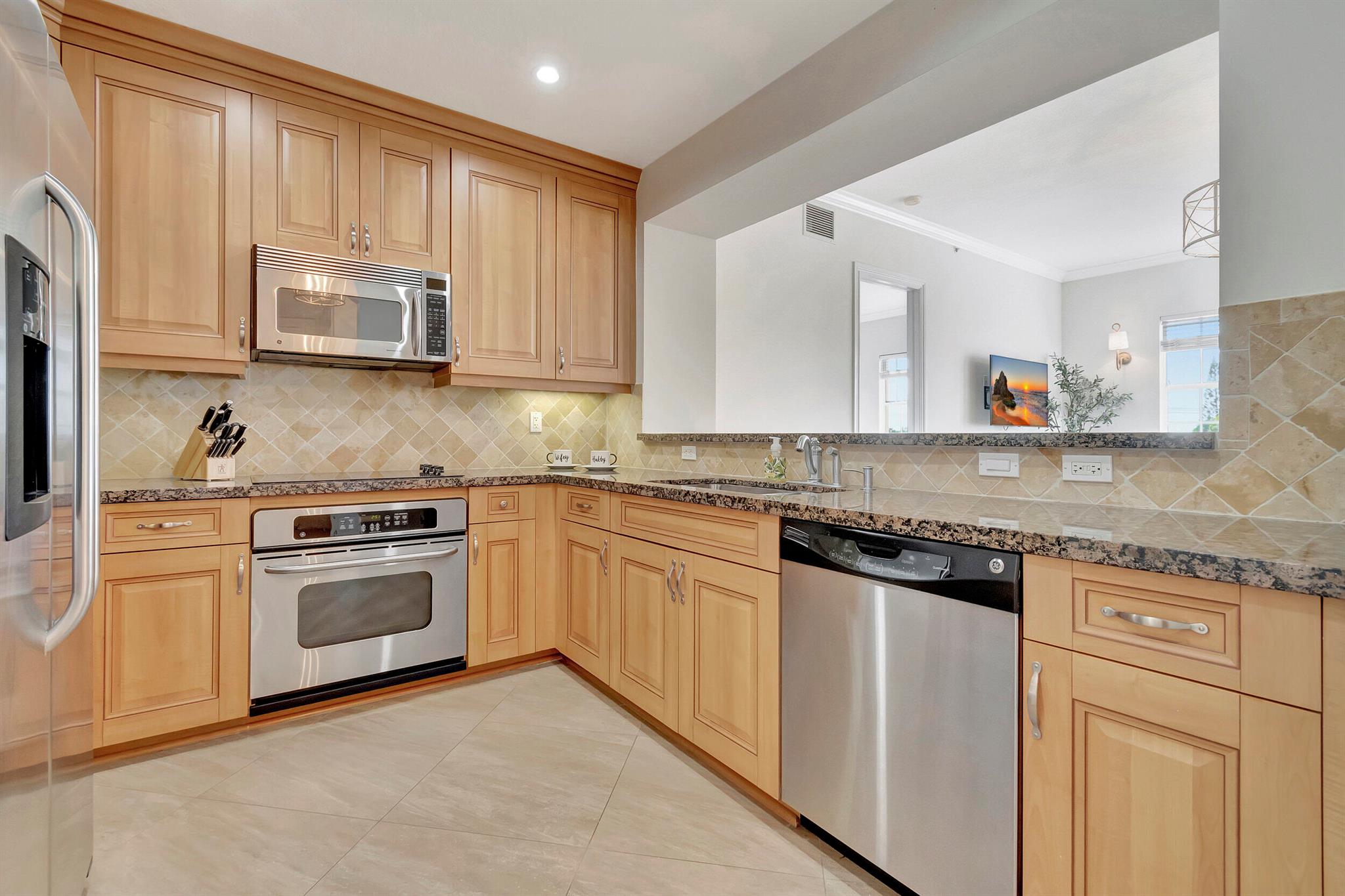 200 NE 2nd Avenue 410