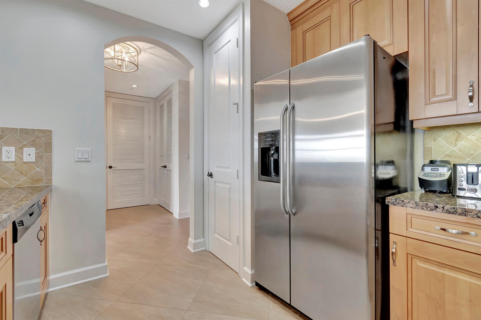 200 NE 2nd Avenue 410