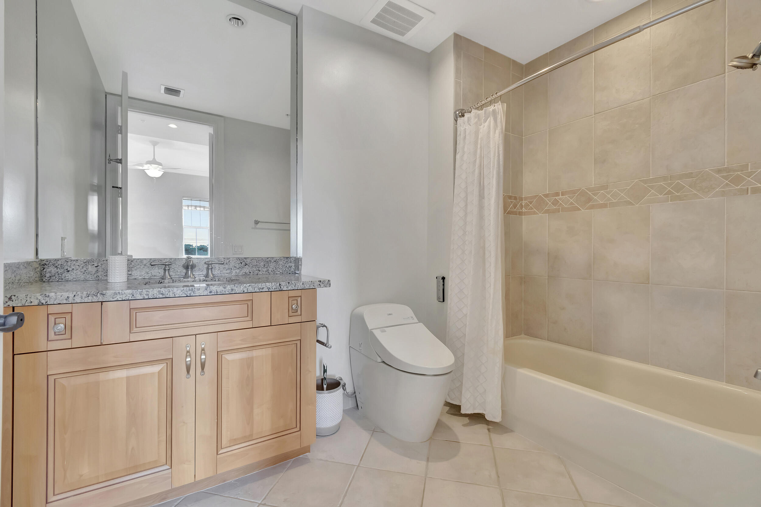 200 NE 2nd Avenue 410