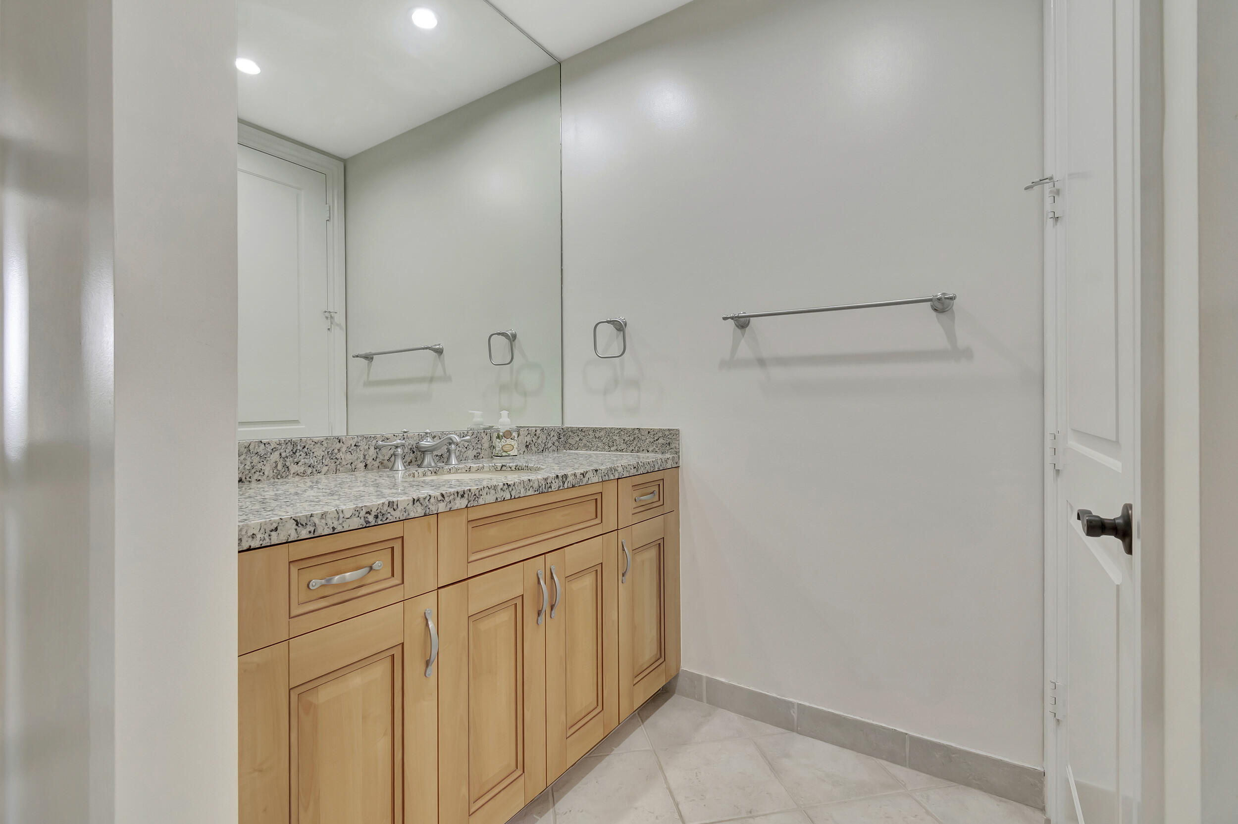 200 NE 2nd Avenue 410
