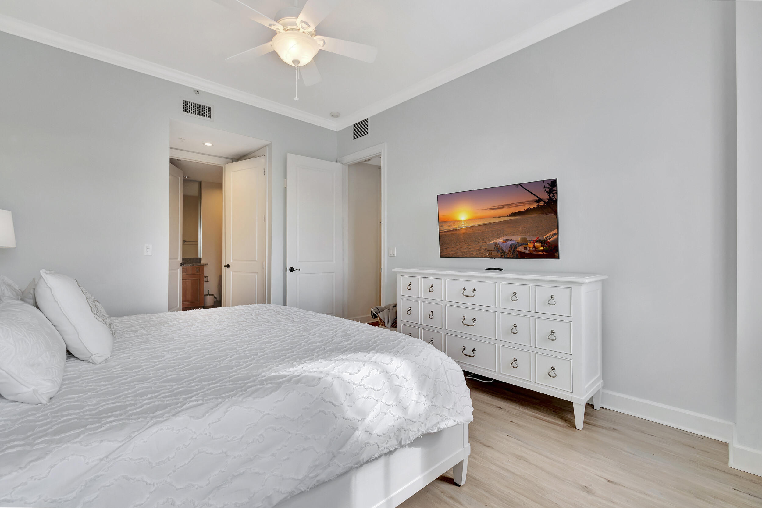 200 NE 2nd Avenue 410