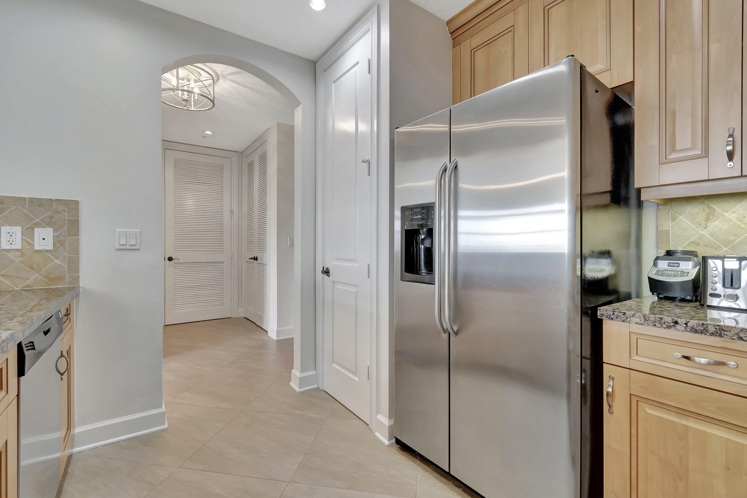 200 NE 2nd Avenue 410