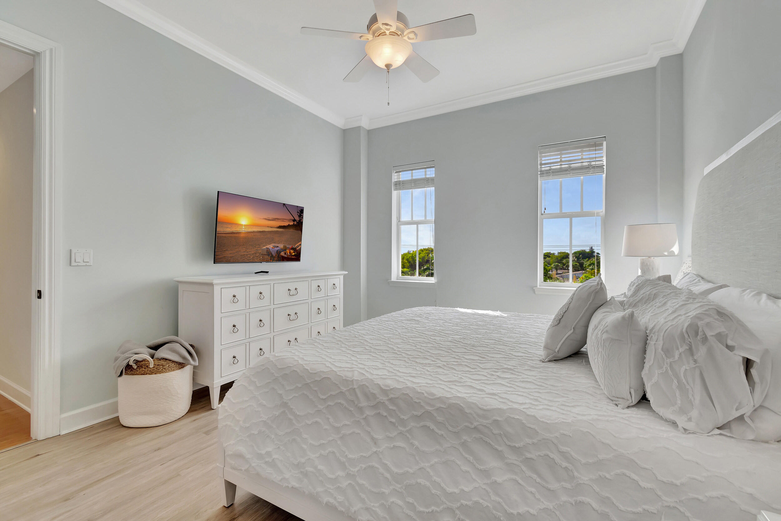 200 NE 2nd Avenue 410