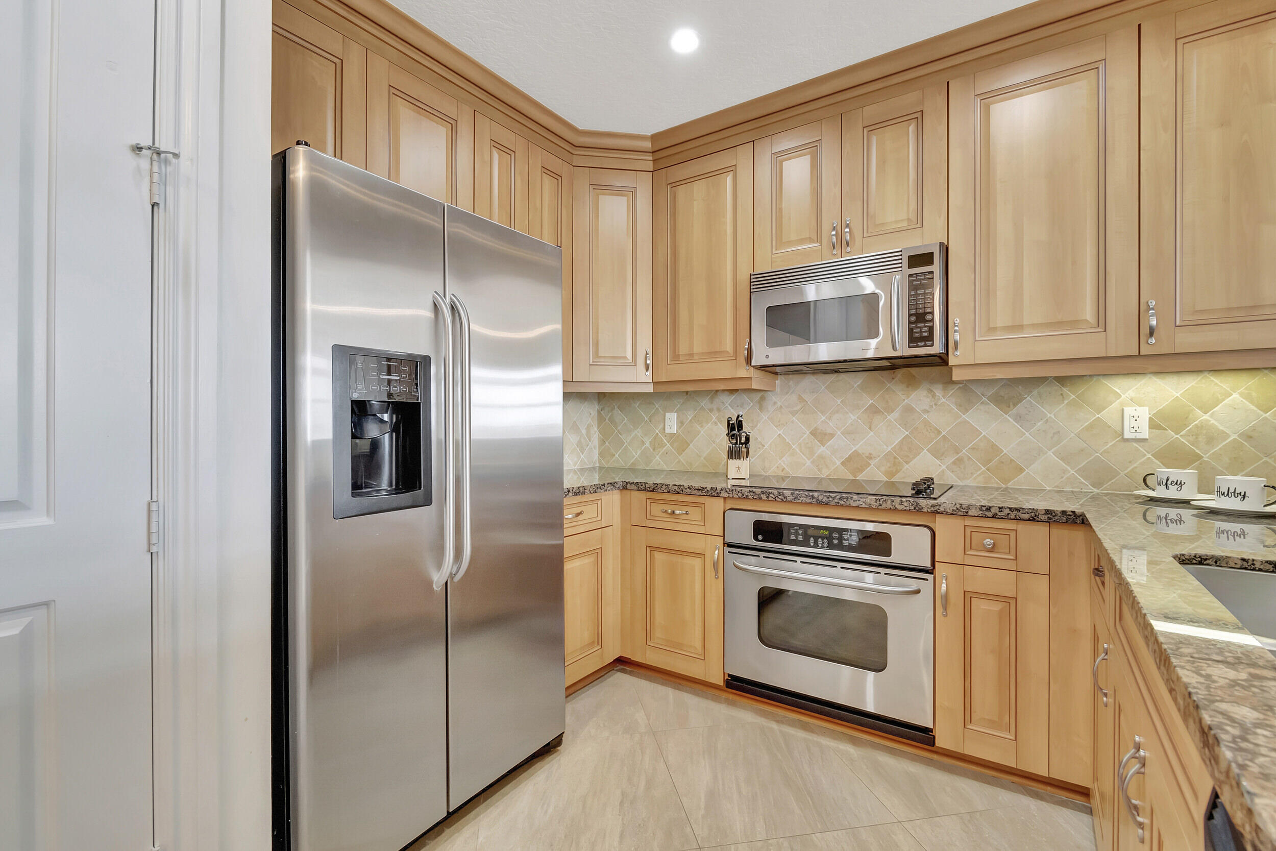 200 NE 2nd Avenue 410