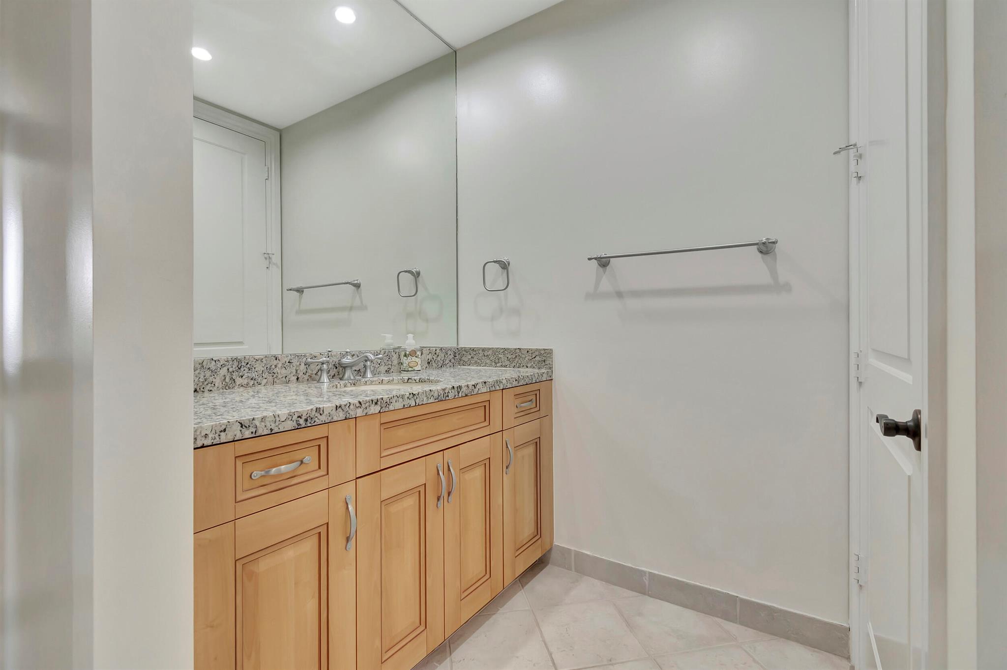 200 NE 2nd Avenue 410