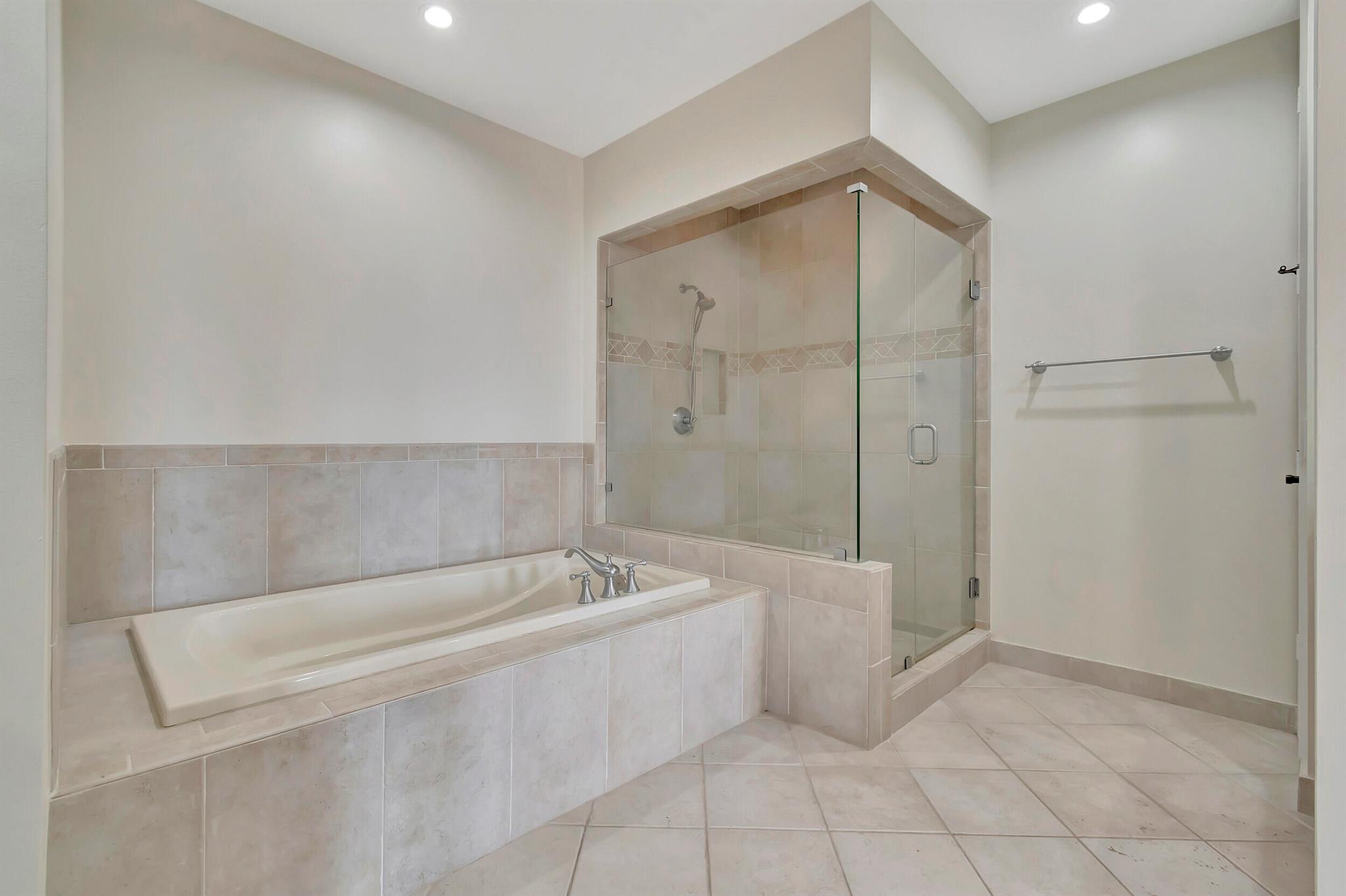 200 NE 2nd Avenue 410