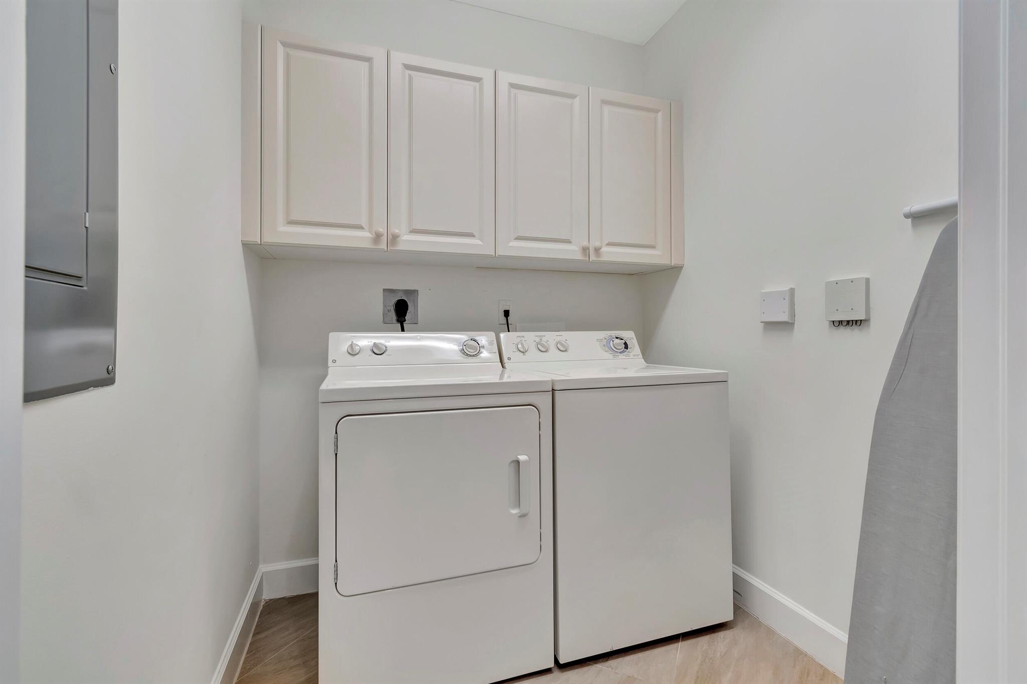 200 NE 2nd Avenue 410