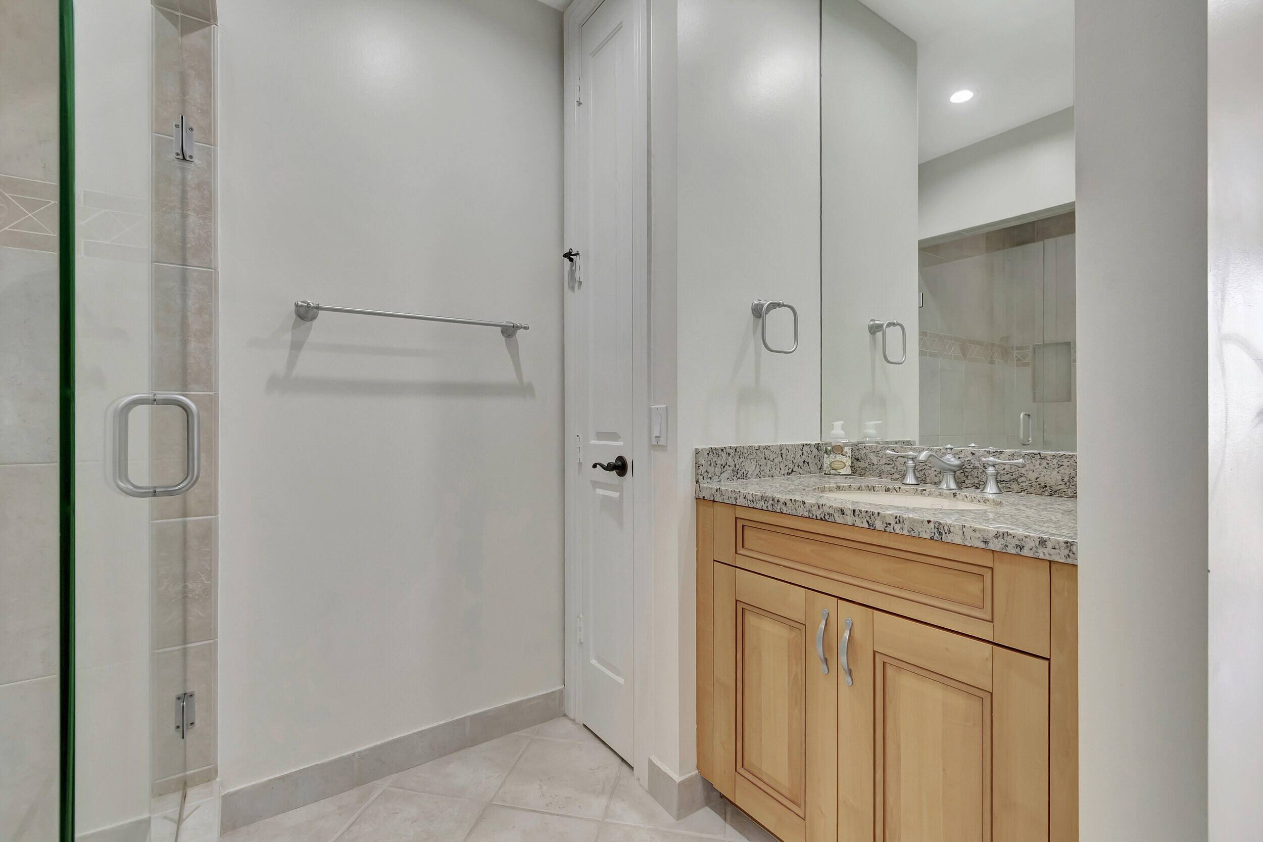 200 NE 2nd Avenue 410