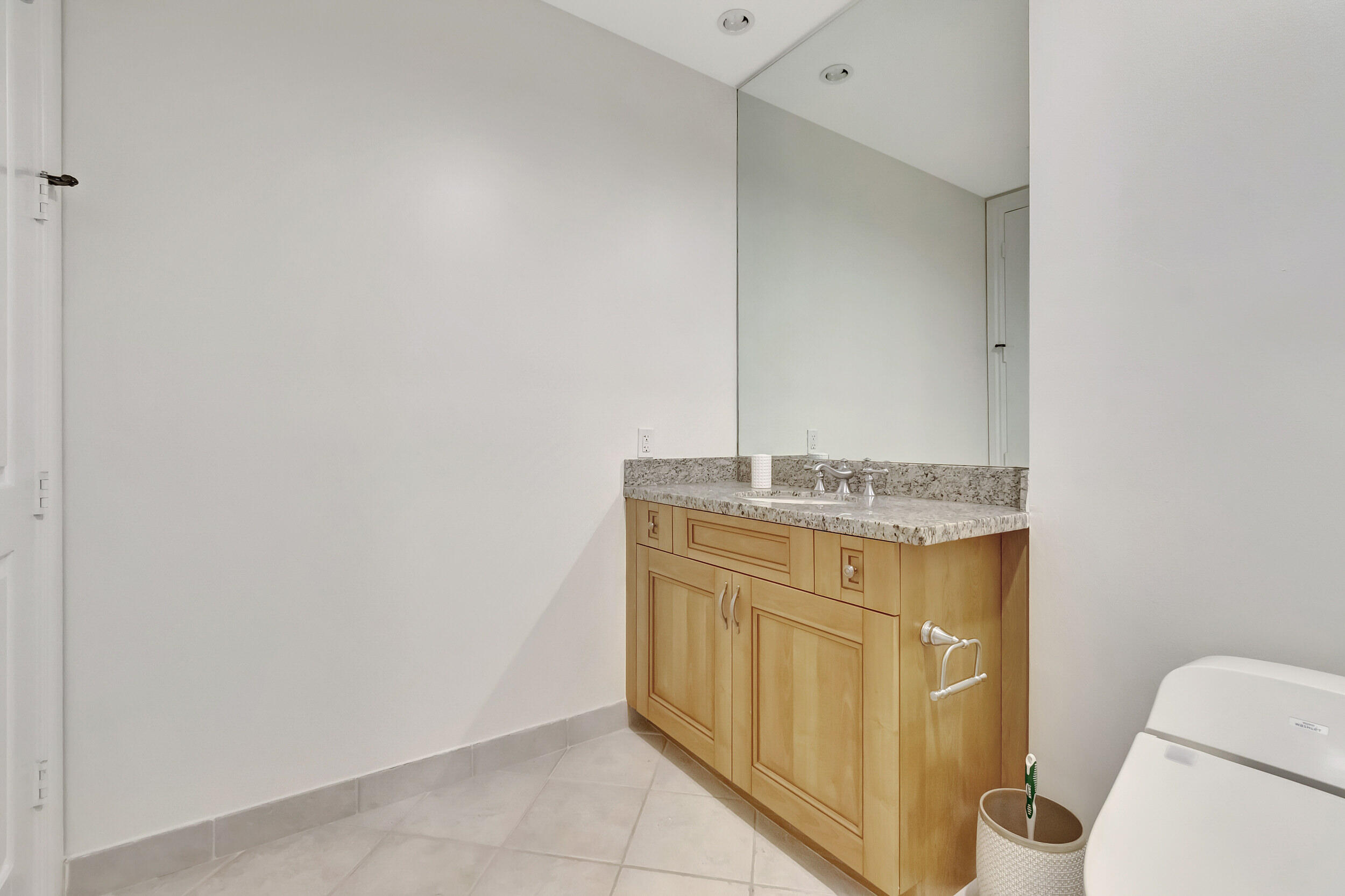 200 NE 2nd Avenue 410
