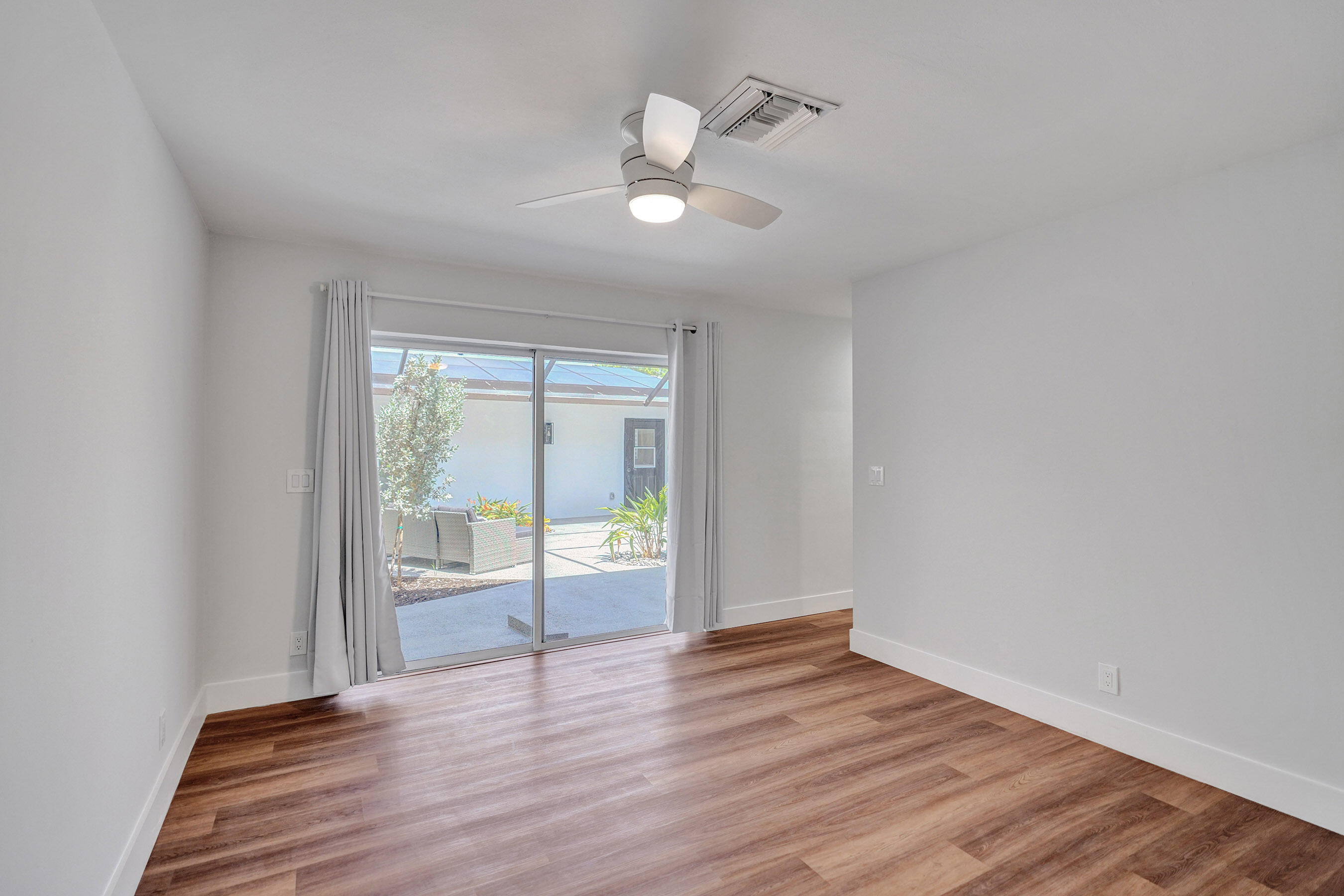 450 NW 15th Street