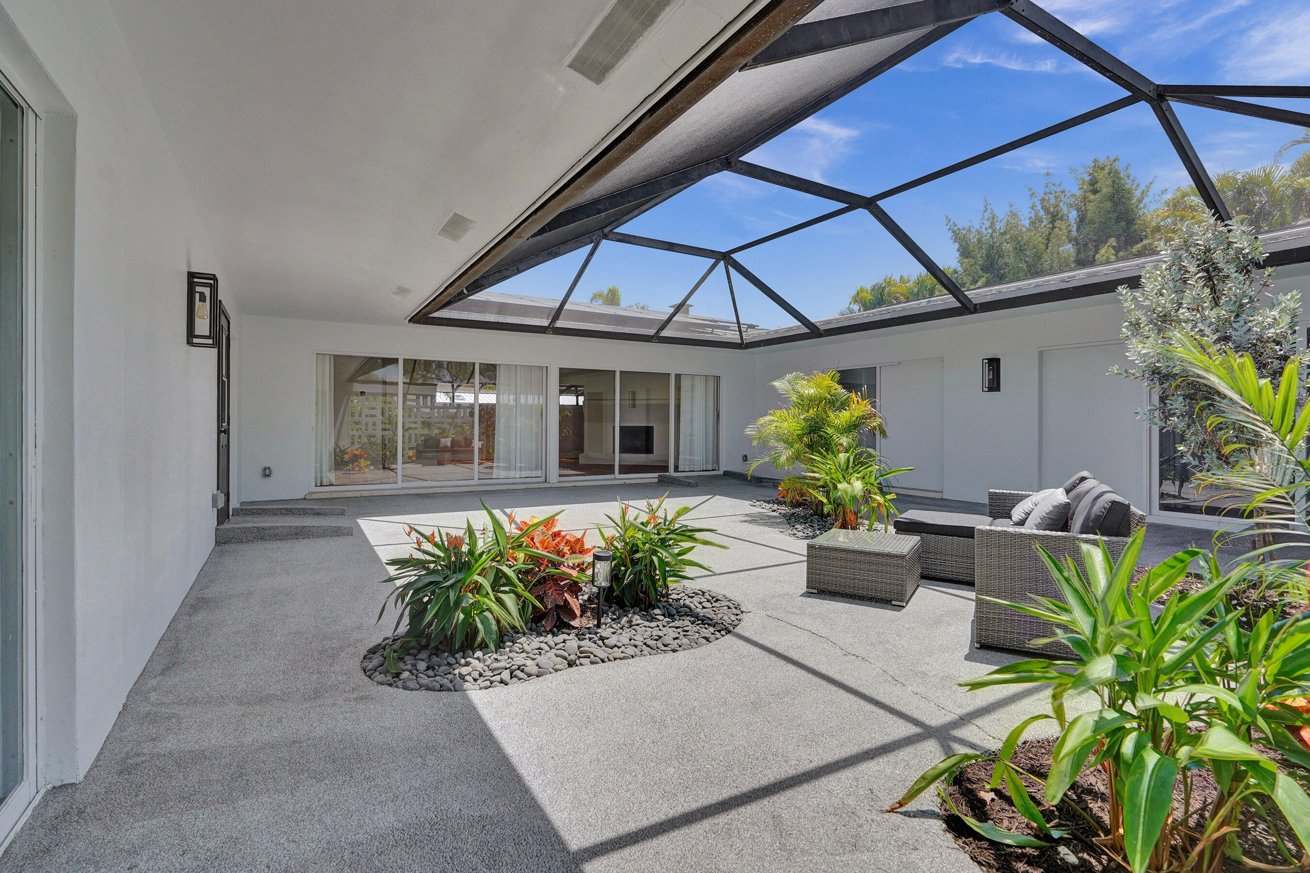 450 NW 15th Street