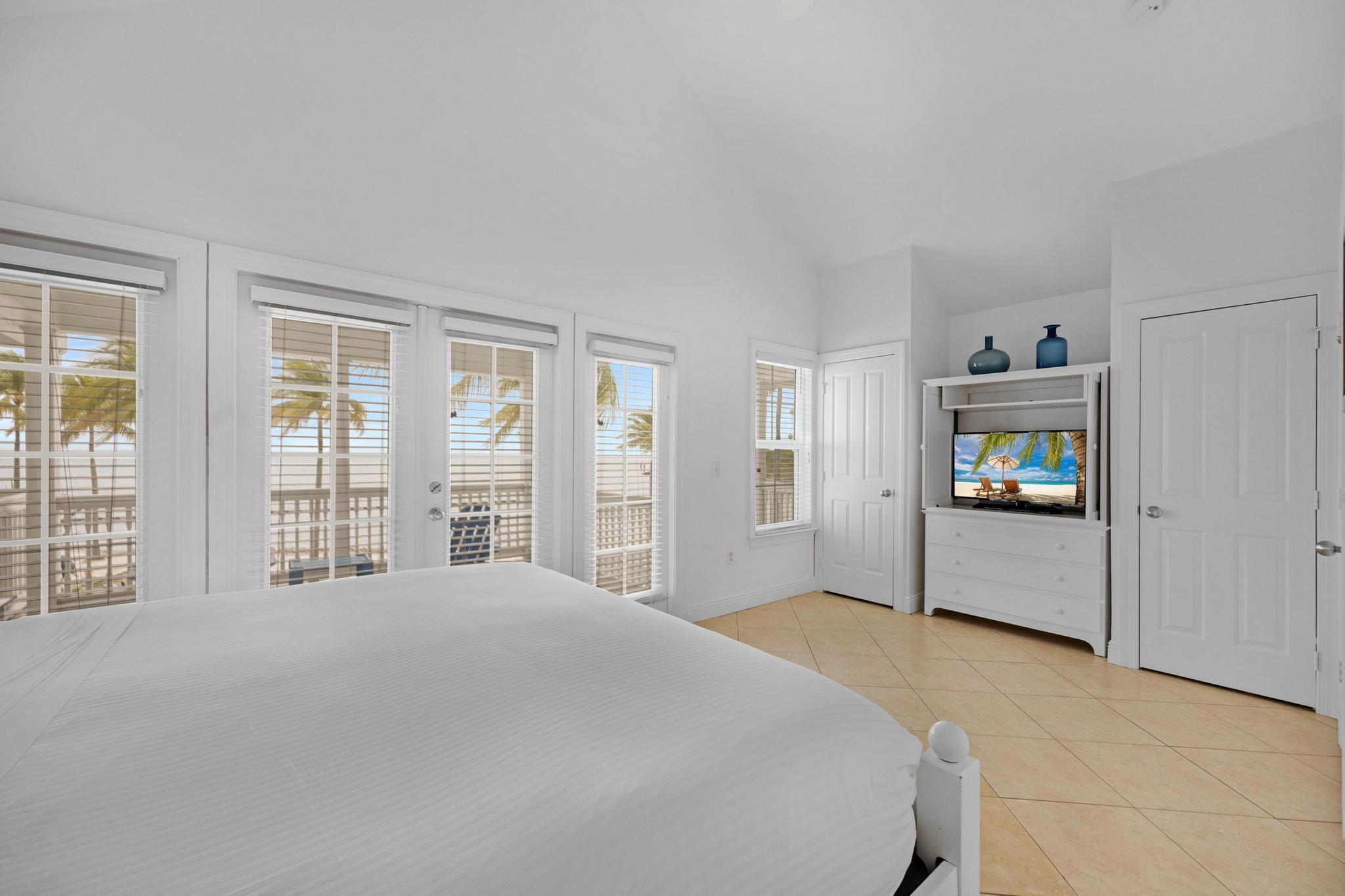 2600 Overseas Highway 37