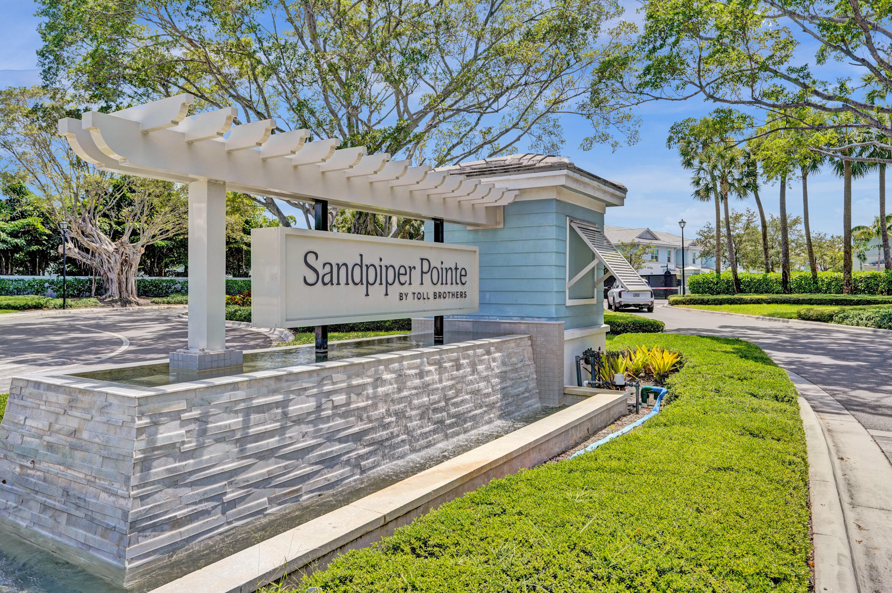 1842 Sandpiper Pointe Place