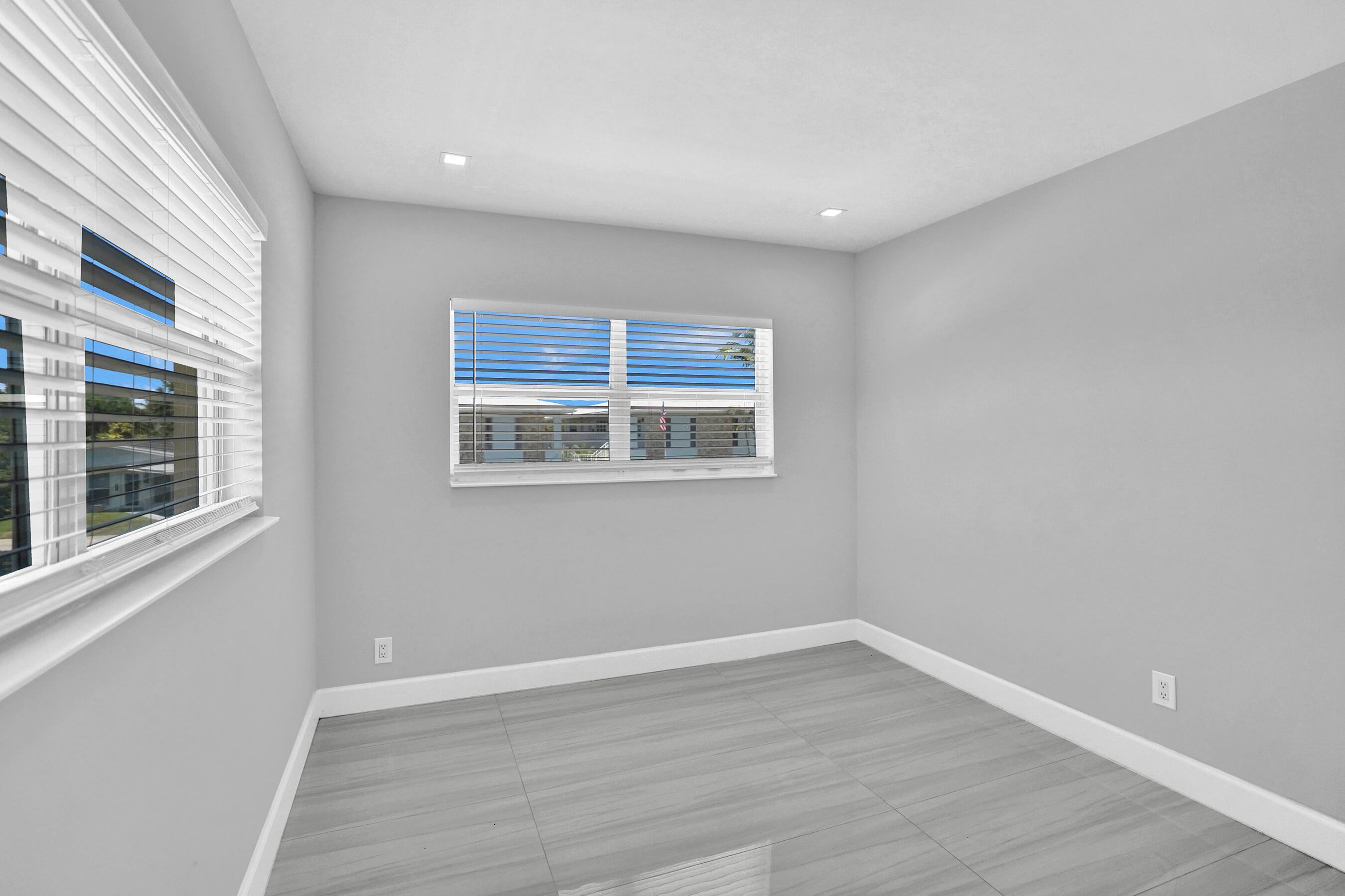 2755 NE 28th Avenue F2