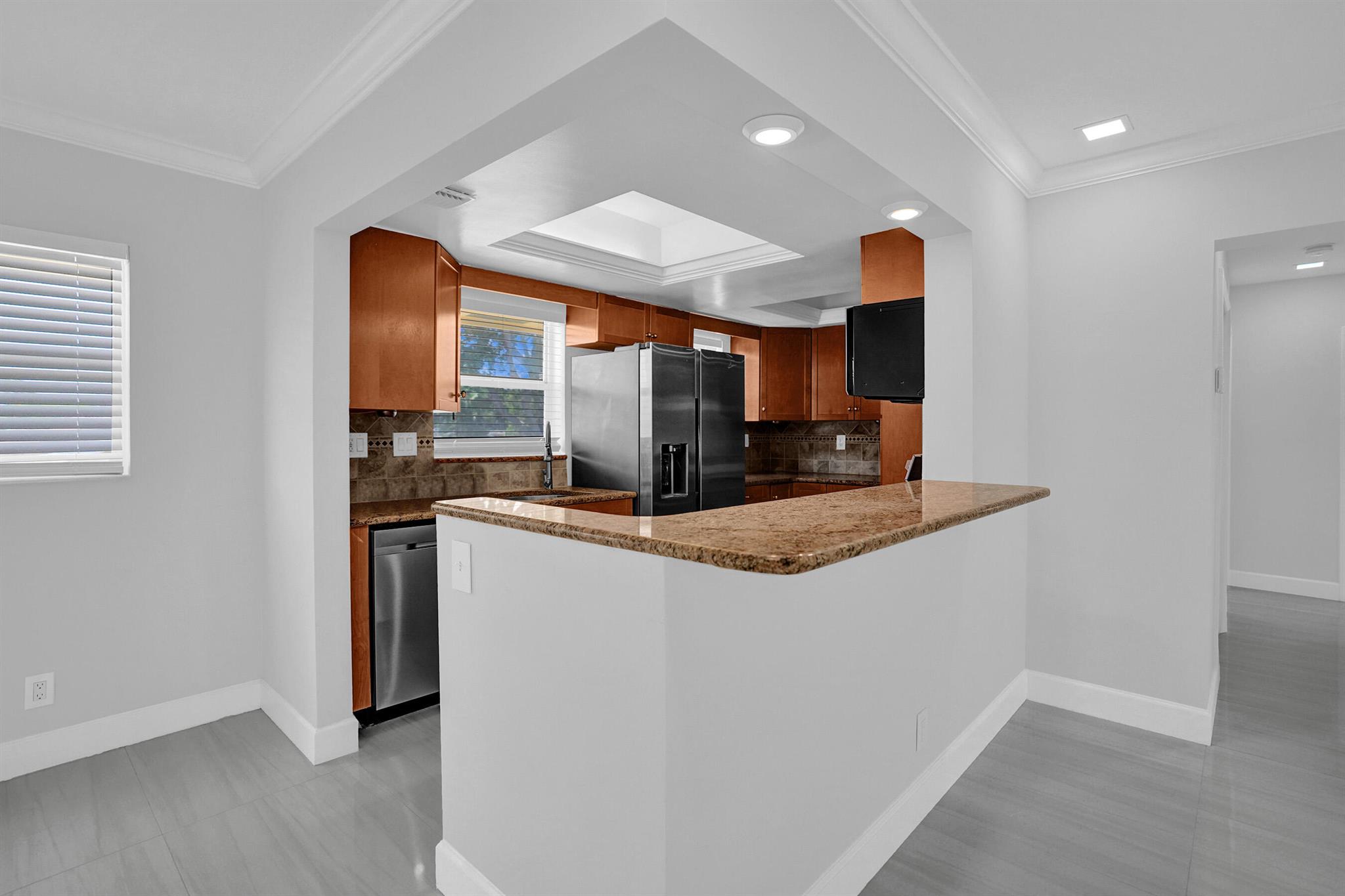 2755 NE 28th Avenue F2