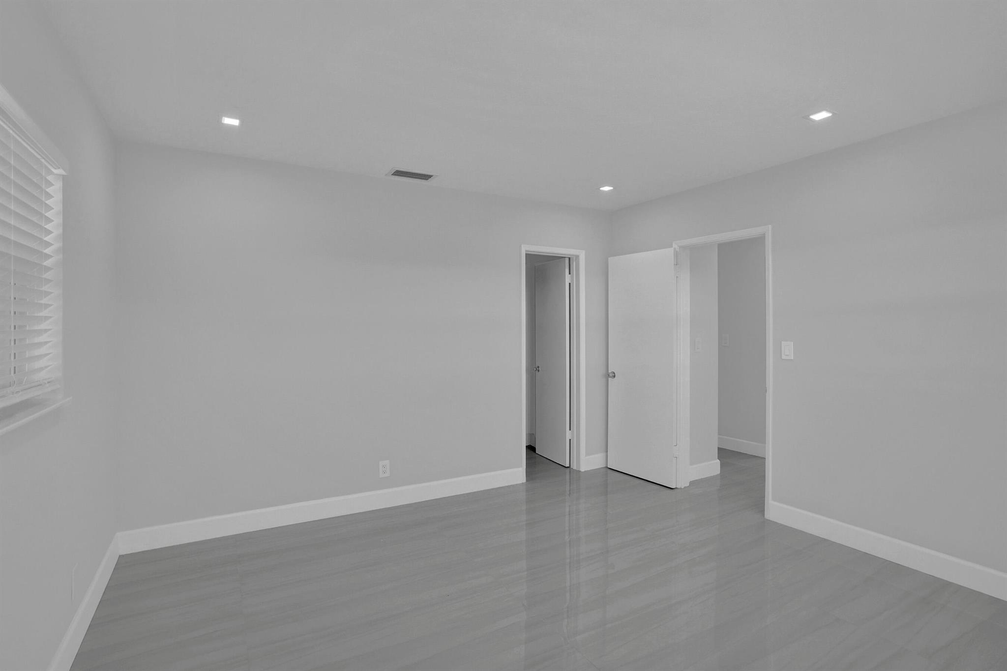 2755 NE 28th Avenue F2