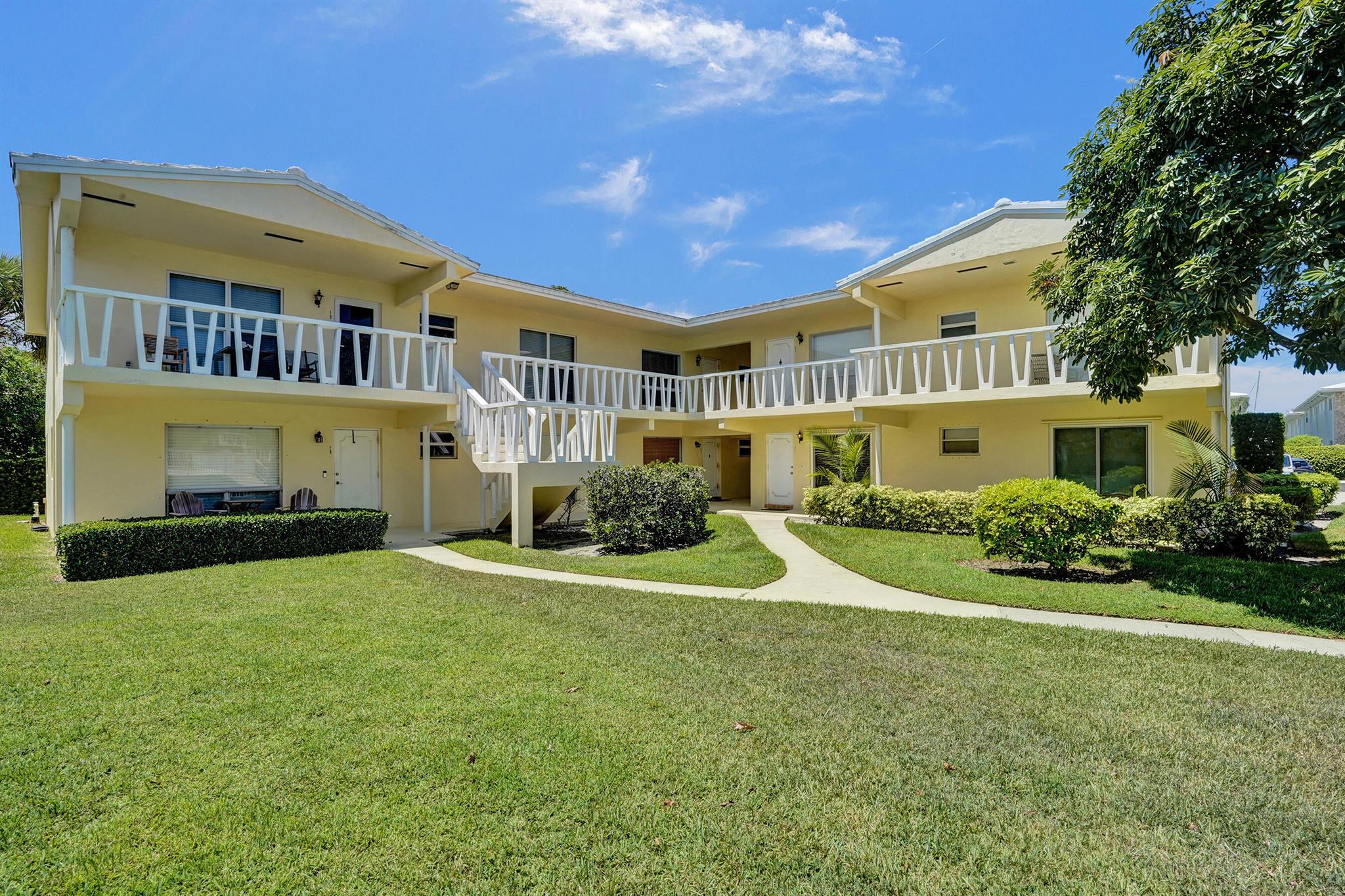 2755 NE 28th Avenue F2