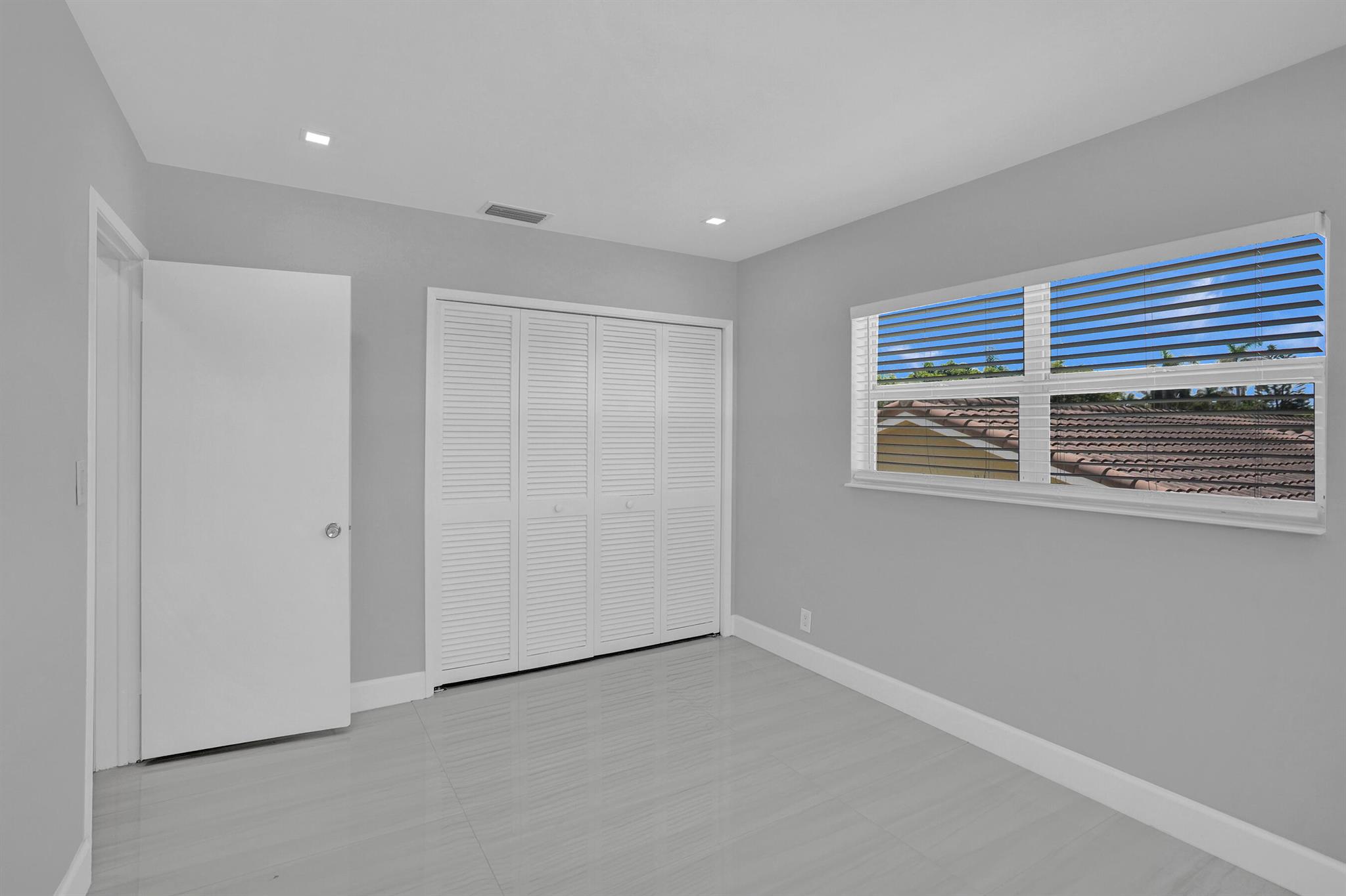 2755 NE 28th Avenue F2