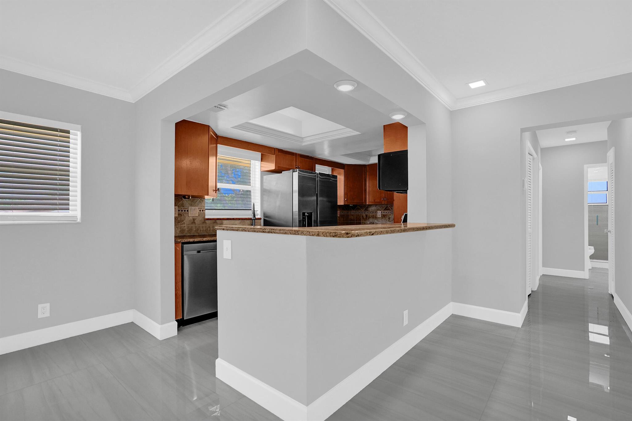 2755 NE 28th Avenue F2