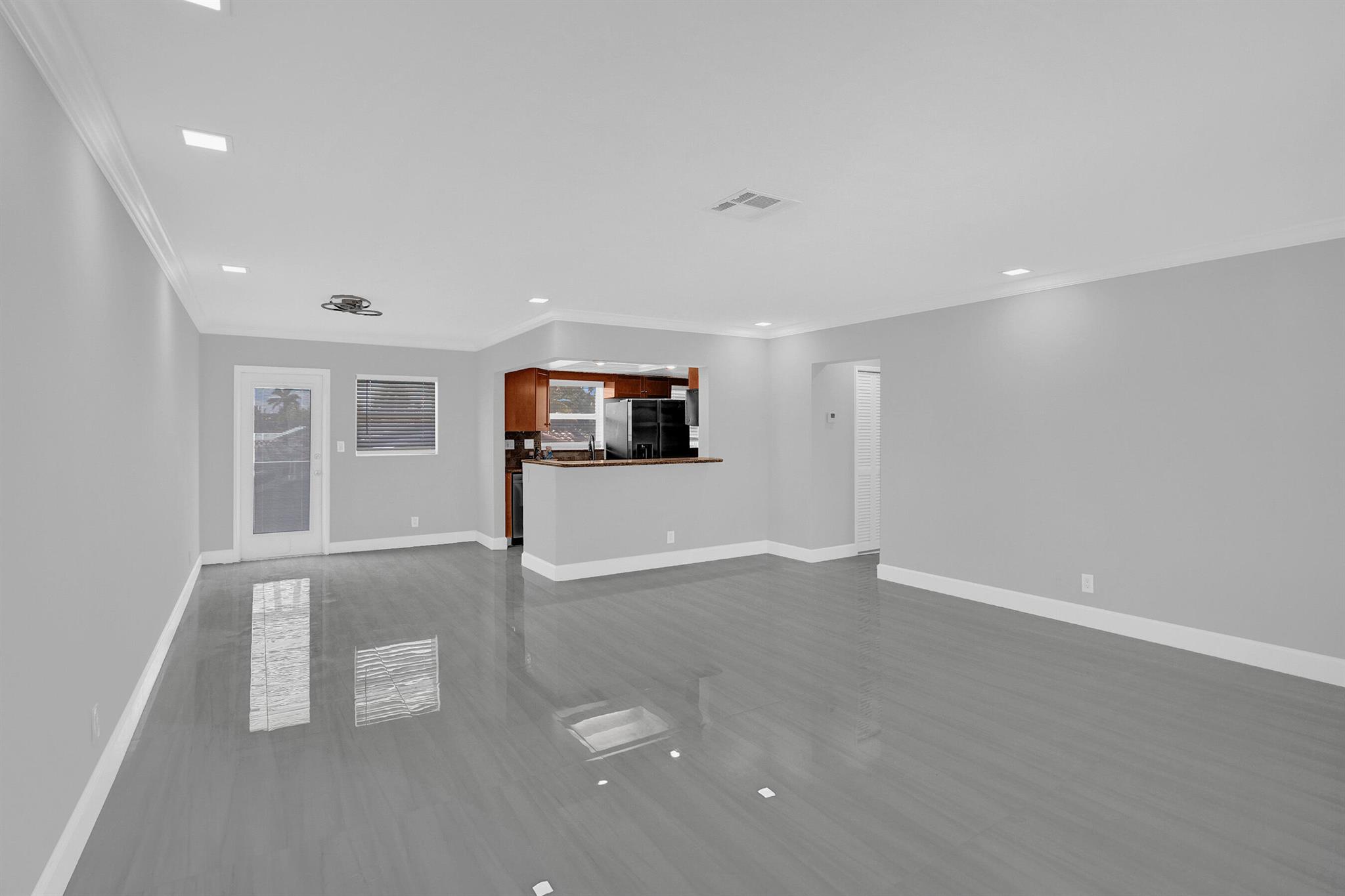 2755 NE 28th Avenue F2