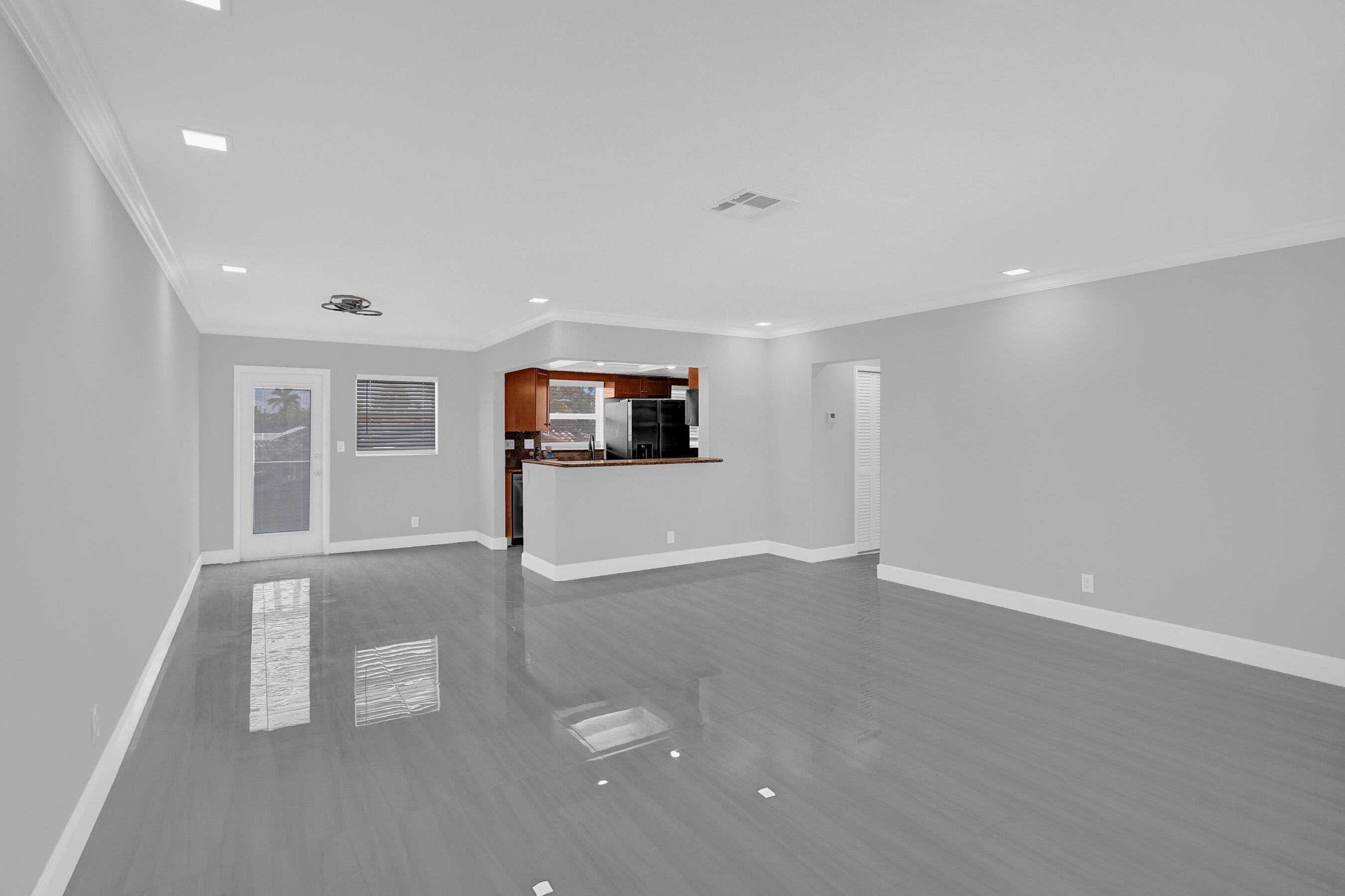 2755 NE 28th Avenue F2