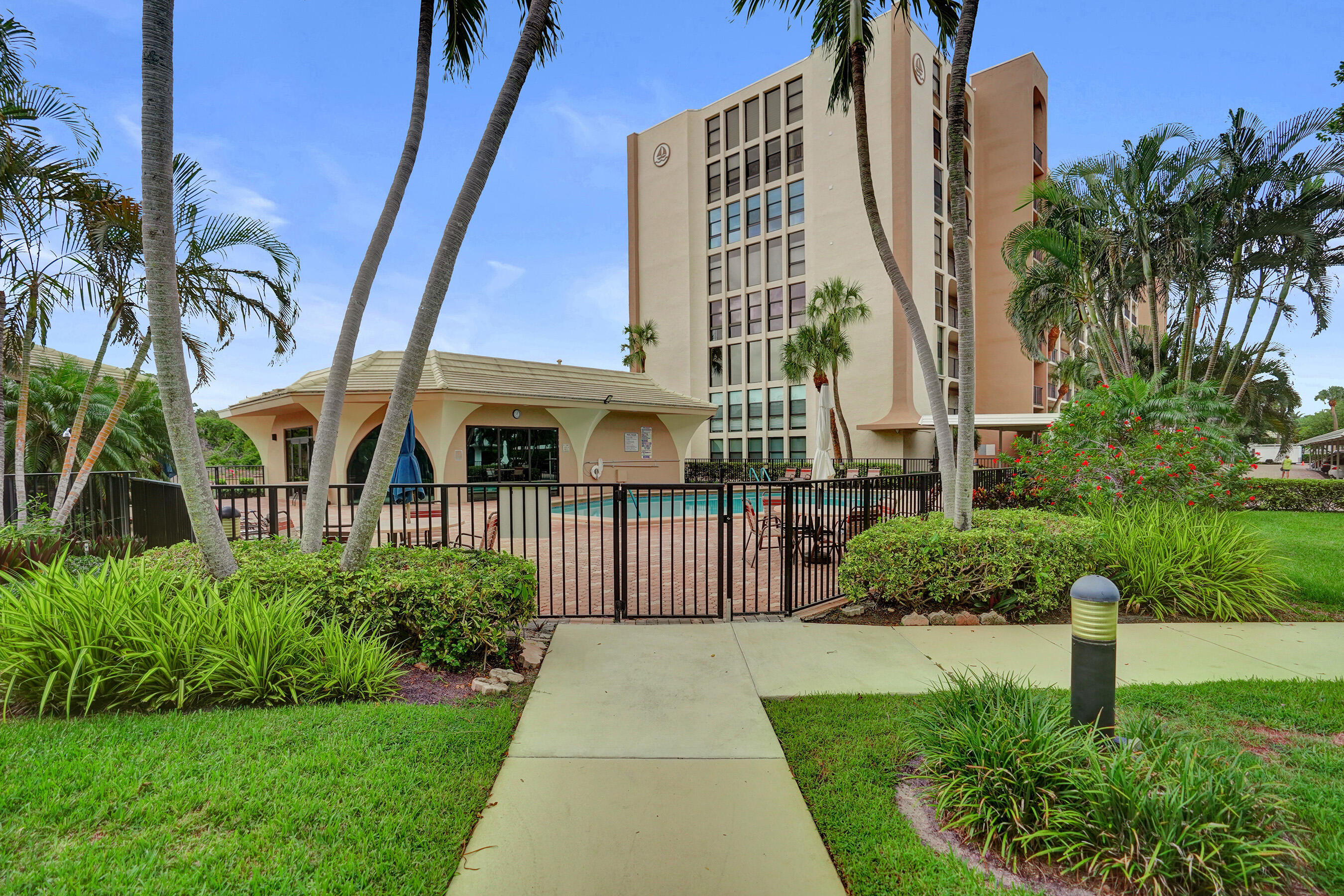 1627 Riverview Road 410