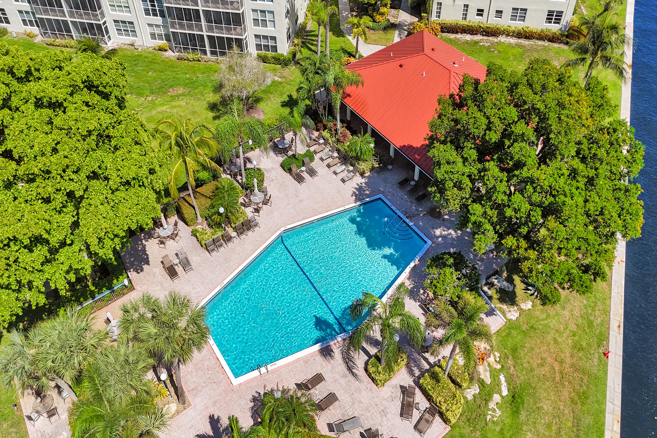 3050 NE 48th Court 303