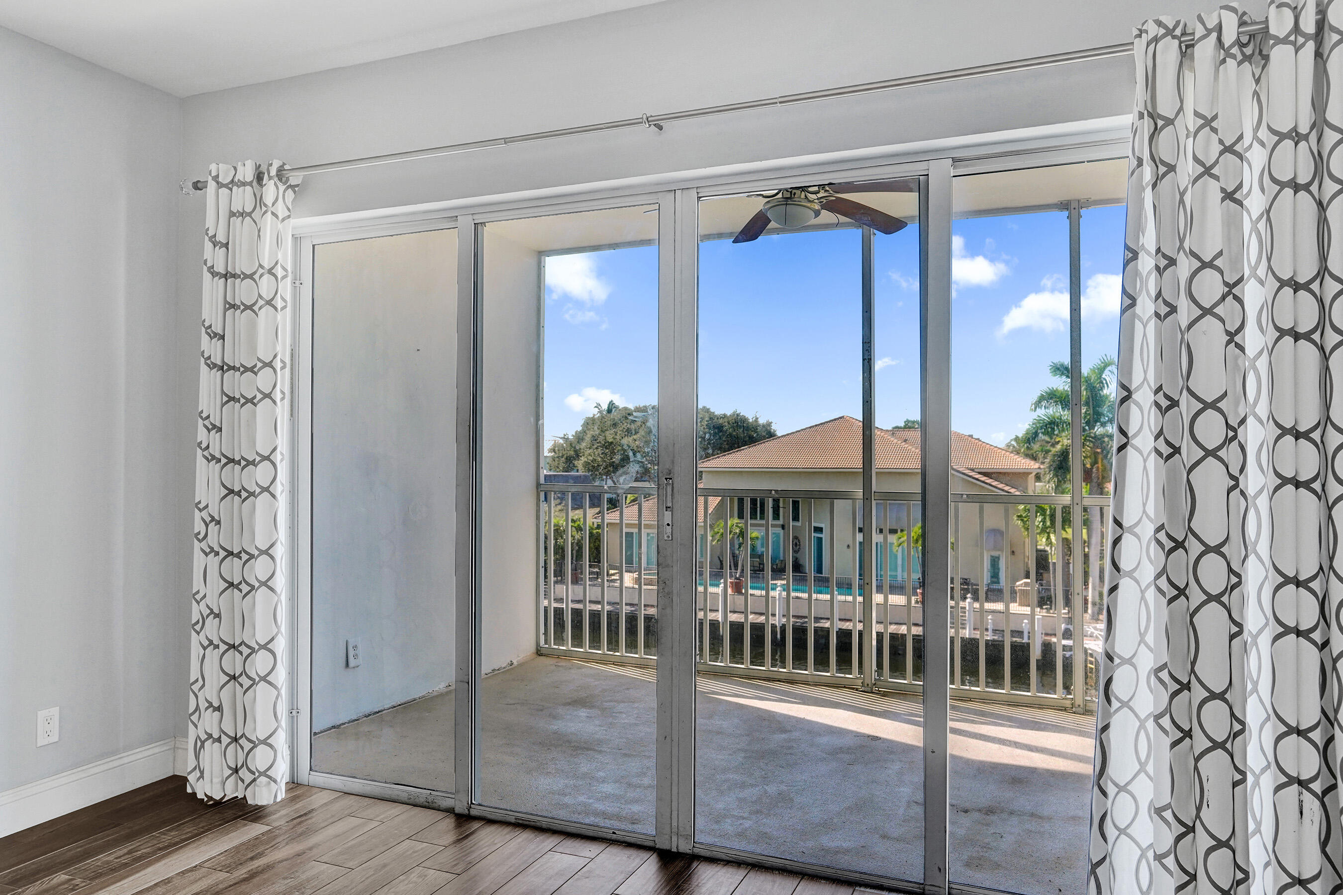 3050 NE 48th Court 303