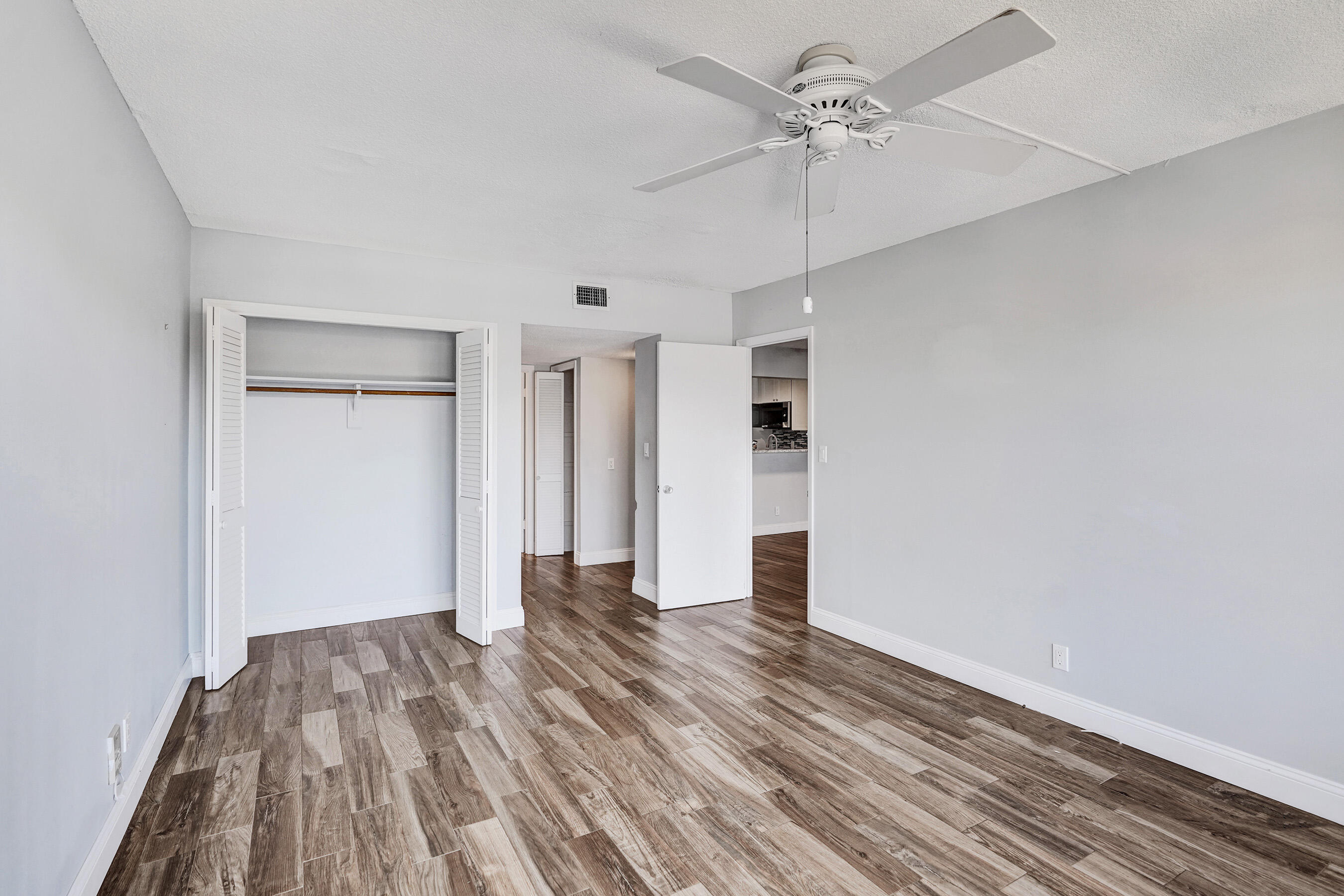 3050 NE 48th Court 303