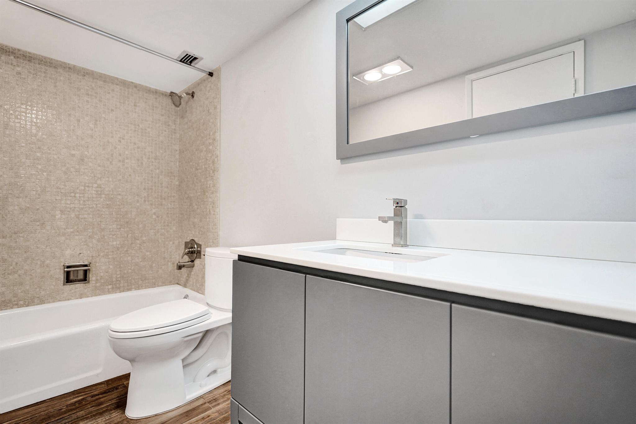 3050 NE 48th Court 303