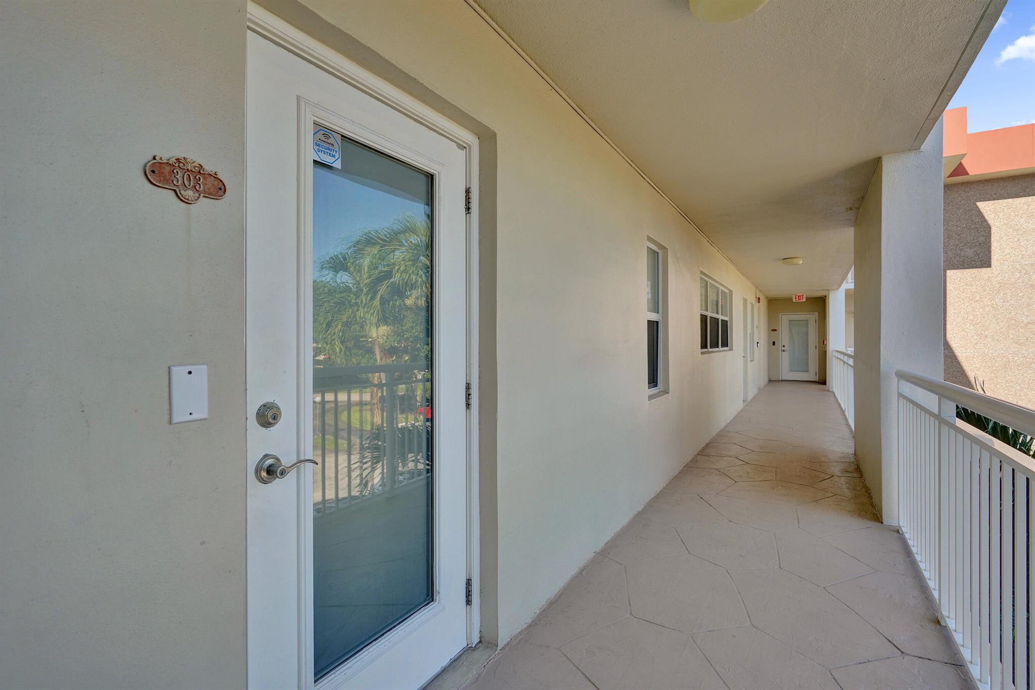 3050 NE 48th Court 303