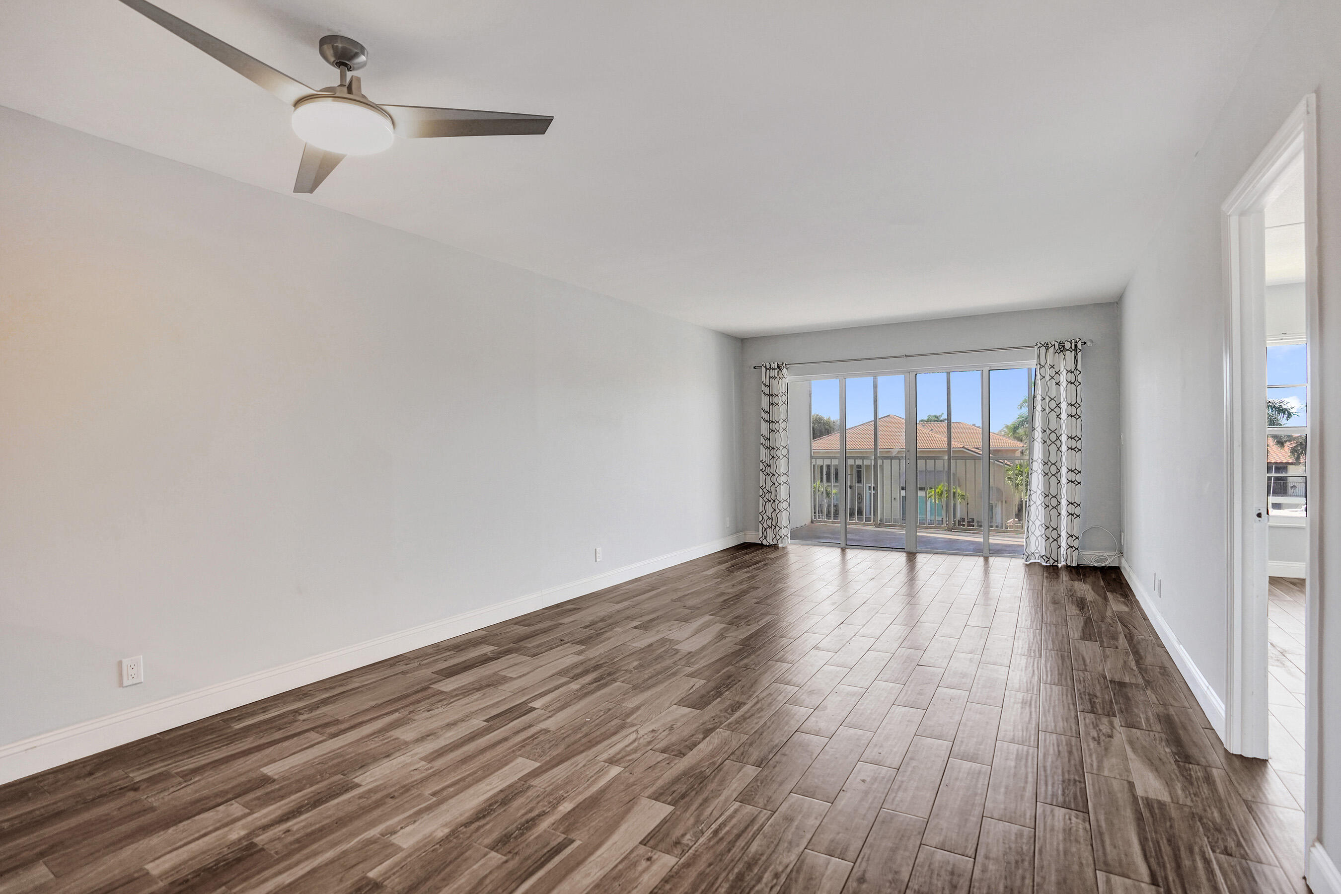 3050 NE 48th Court 303