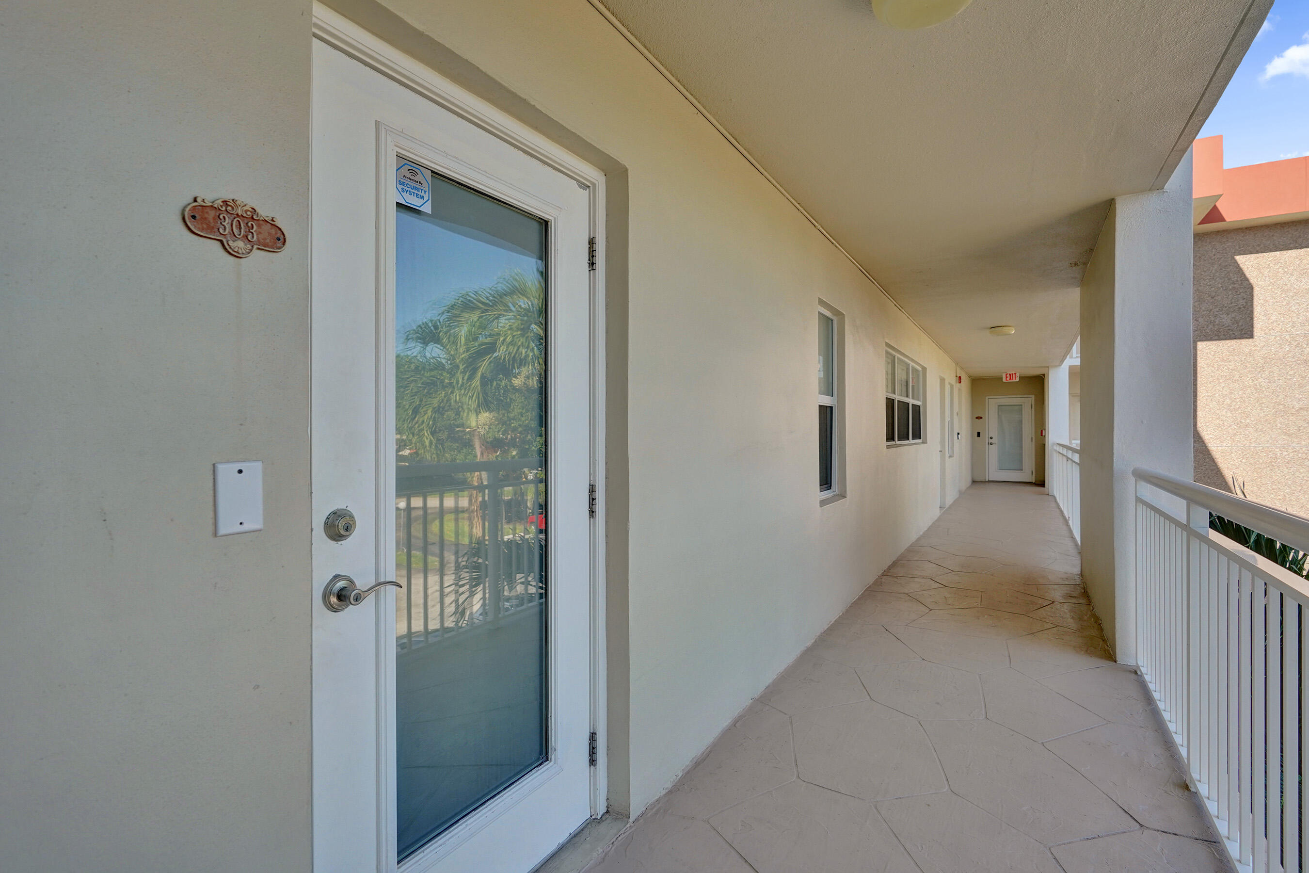 3050 NE 48th Court 303