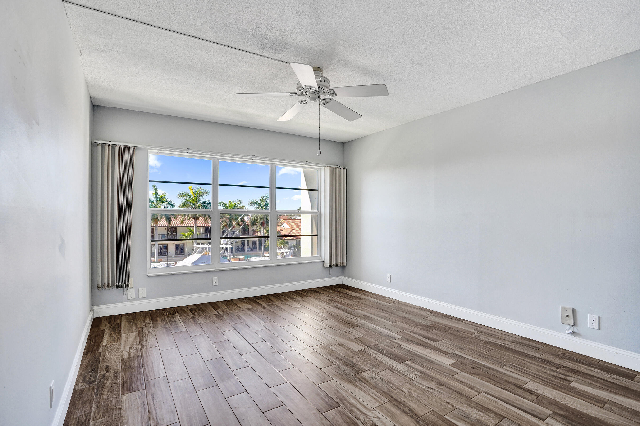 3050 NE 48th Court 303