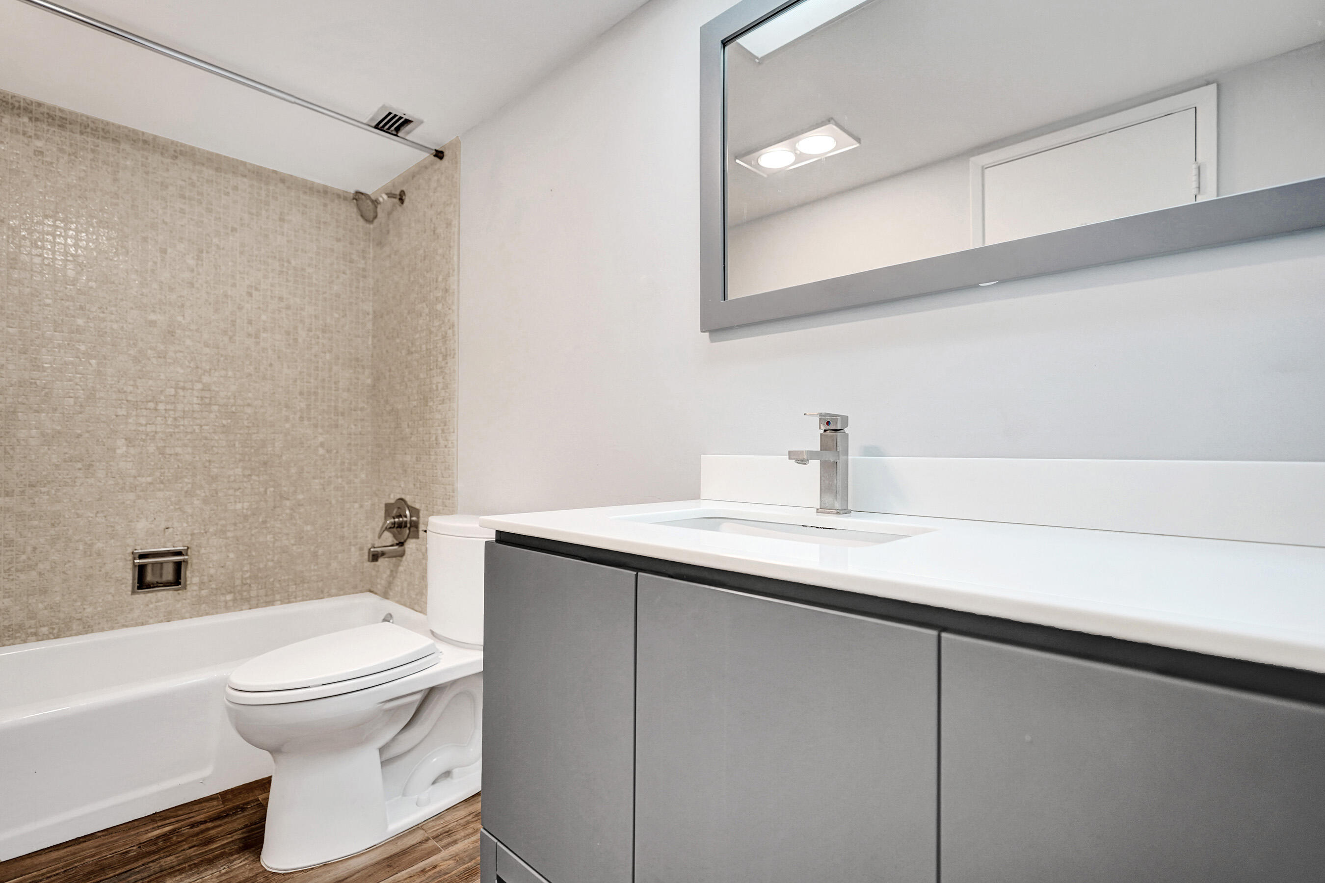 3050 NE 48th Court 303