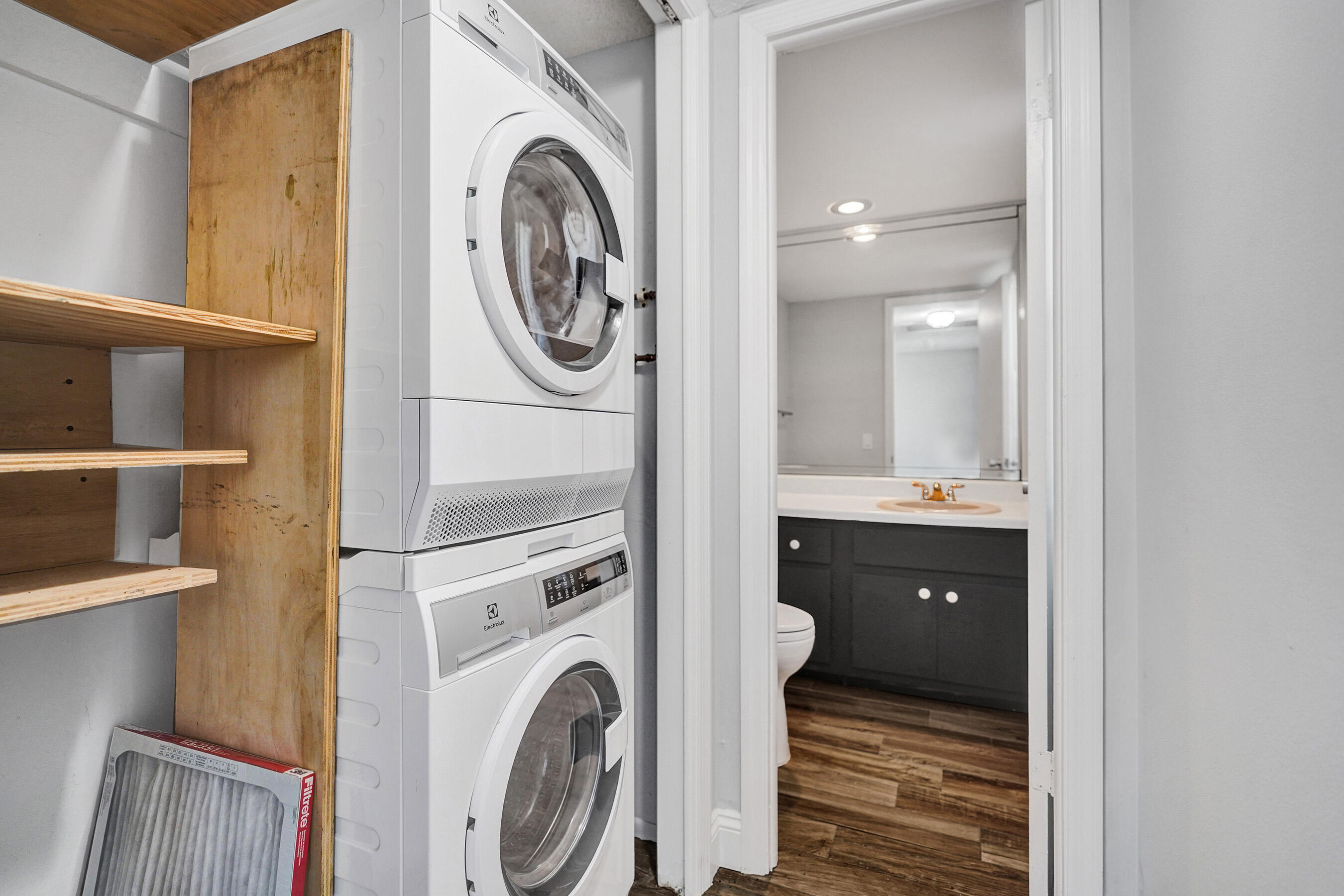 3050 NE 48th Court 303