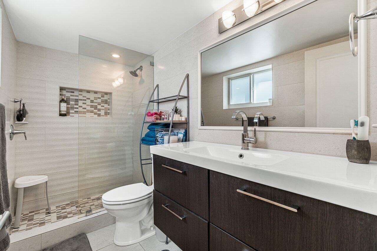 2311 NE 36th Street 1a, Lighthouse Point Unit: 1a