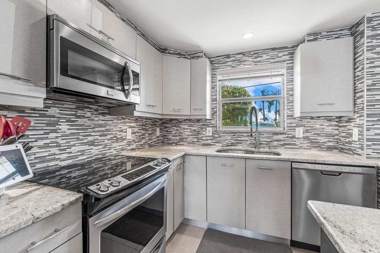 2311 NE 36th Street 1a, Lighthouse Point Unit: 1a