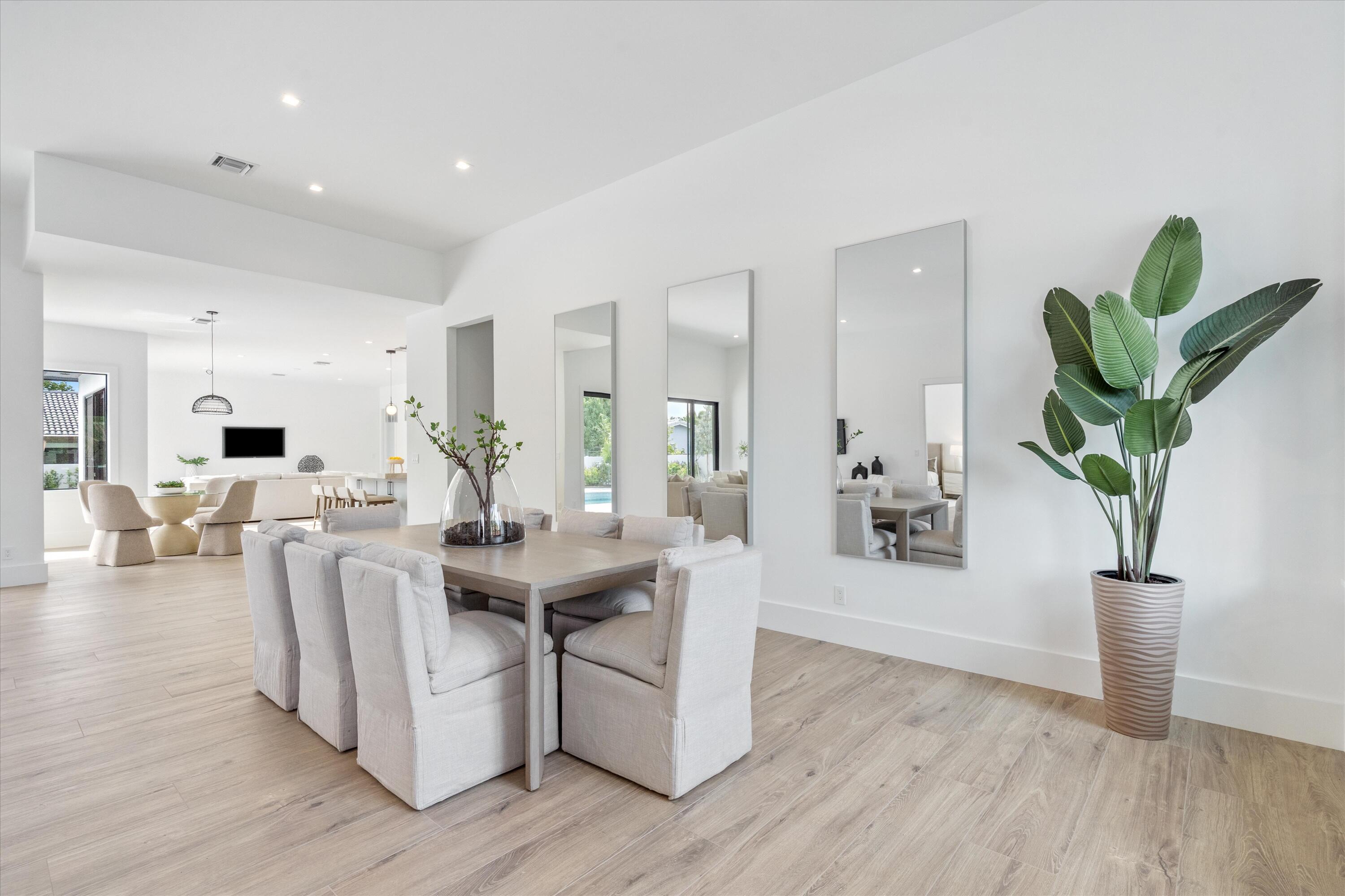 4451 NE 27th Terrace