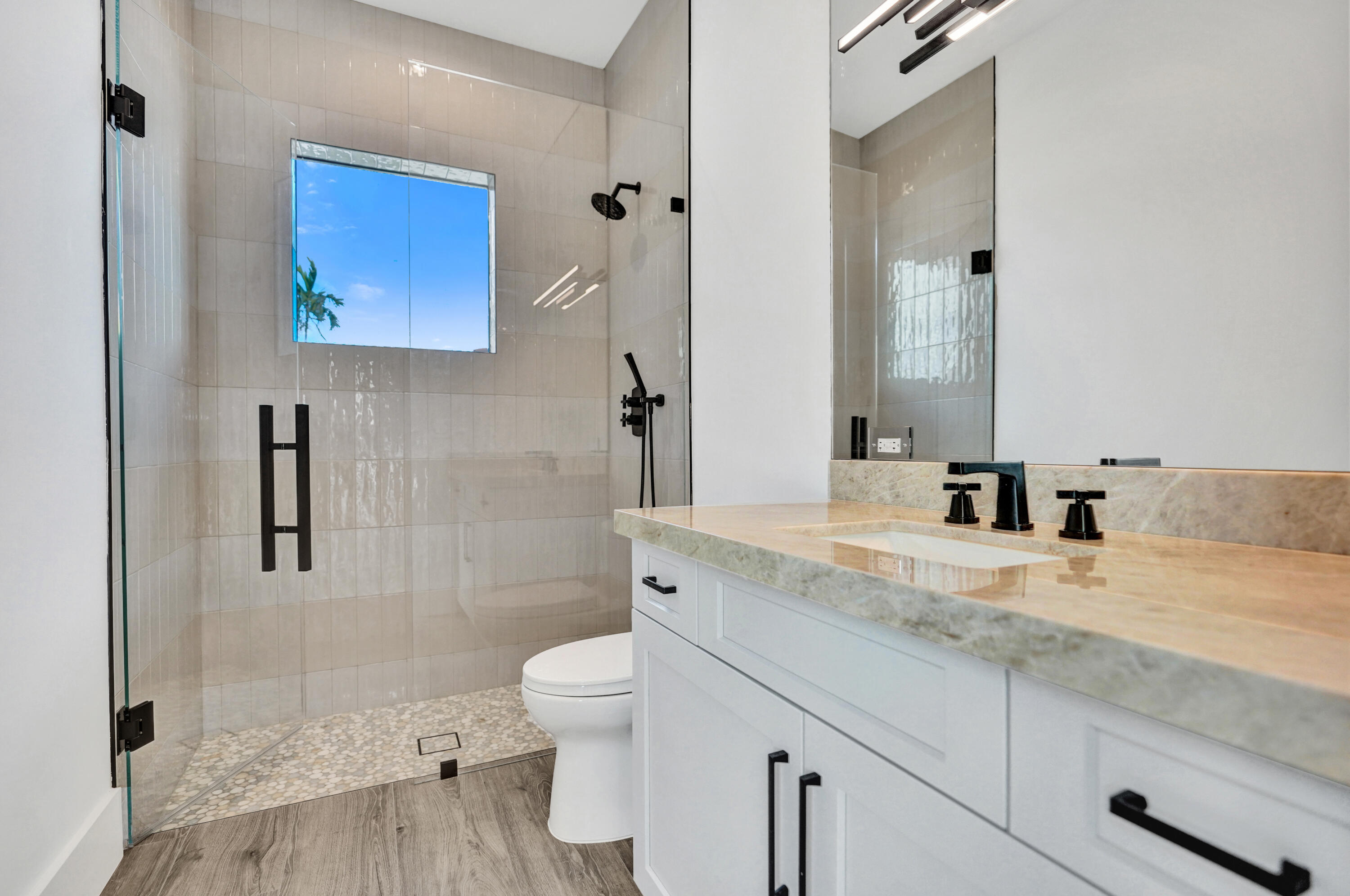 4451 NE 27th Terrace