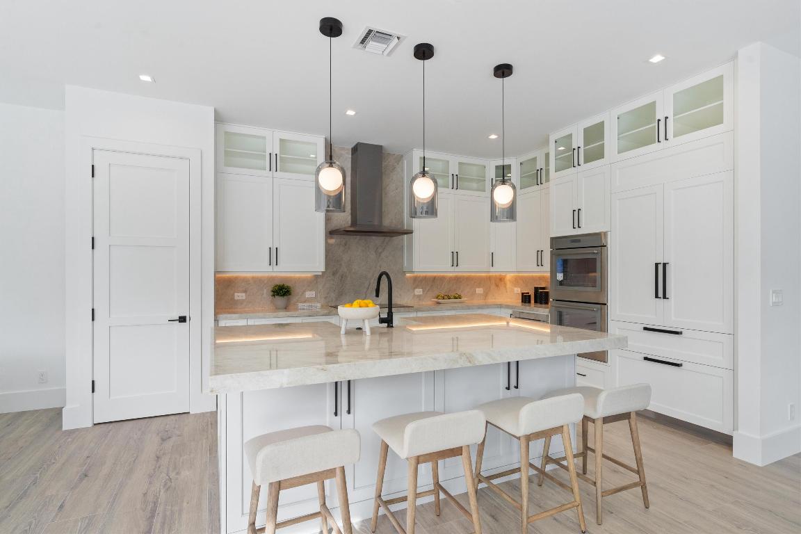 4451 NE 27th Terrace