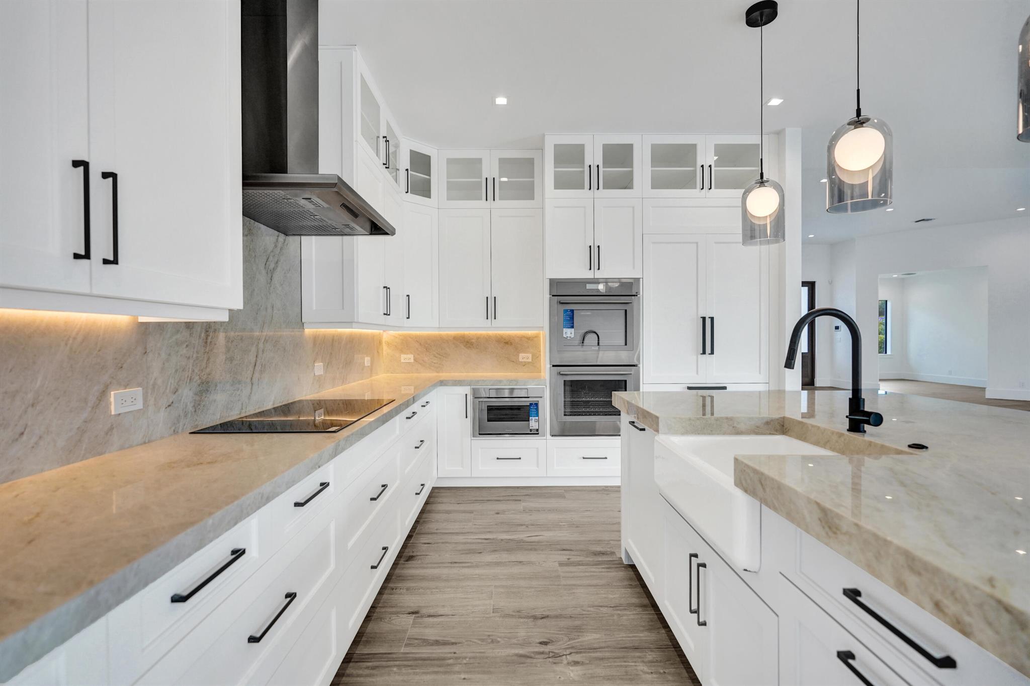 4451 NE 27th Terrace