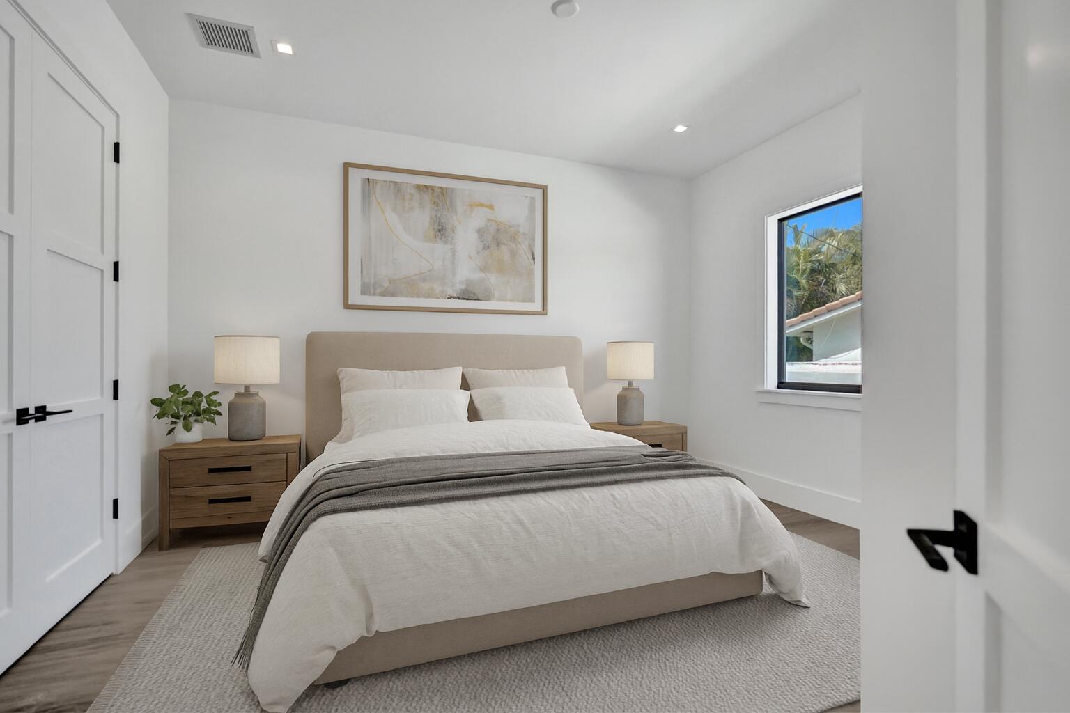 4451 NE 27th Terrace