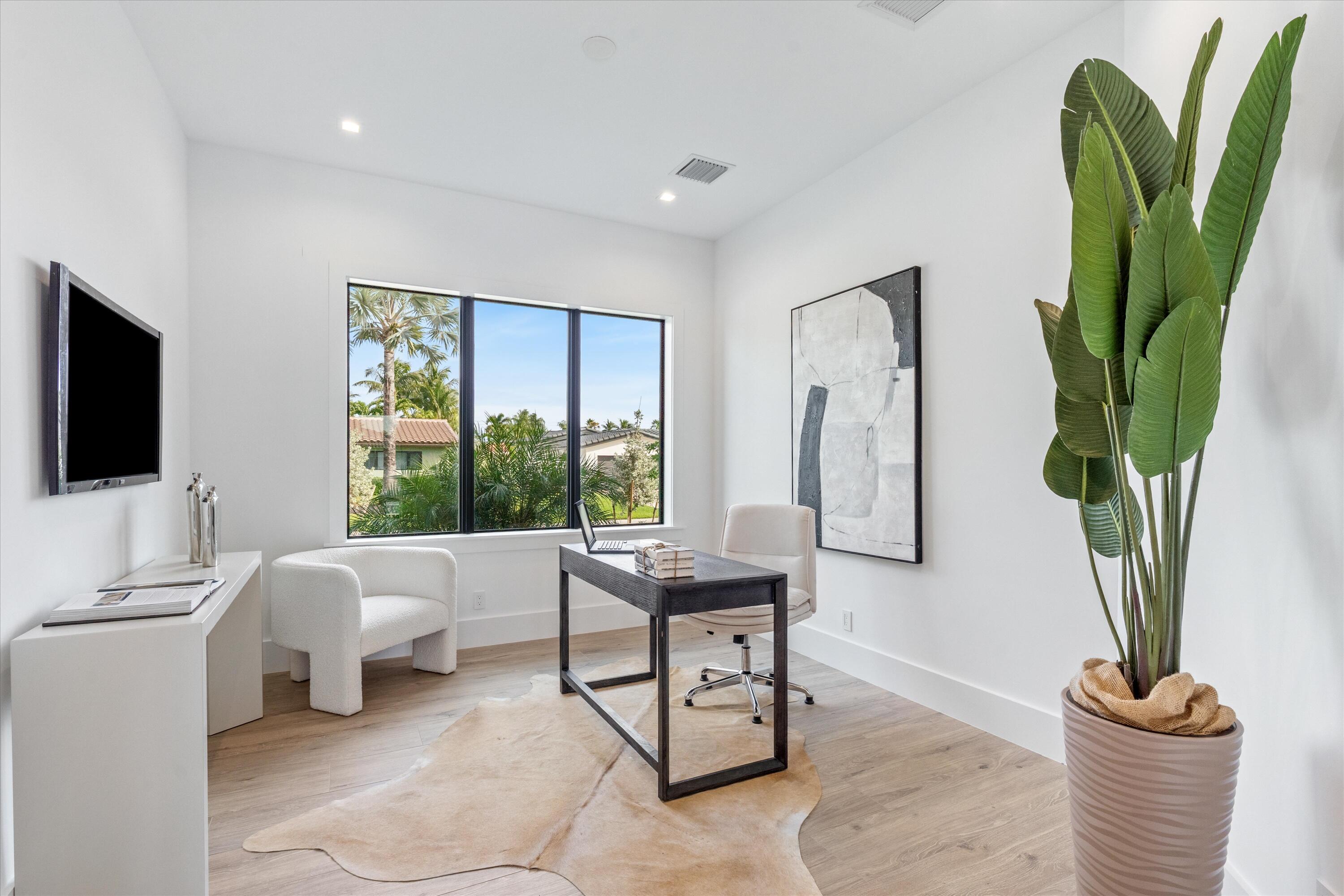 4451 NE 27th Terrace